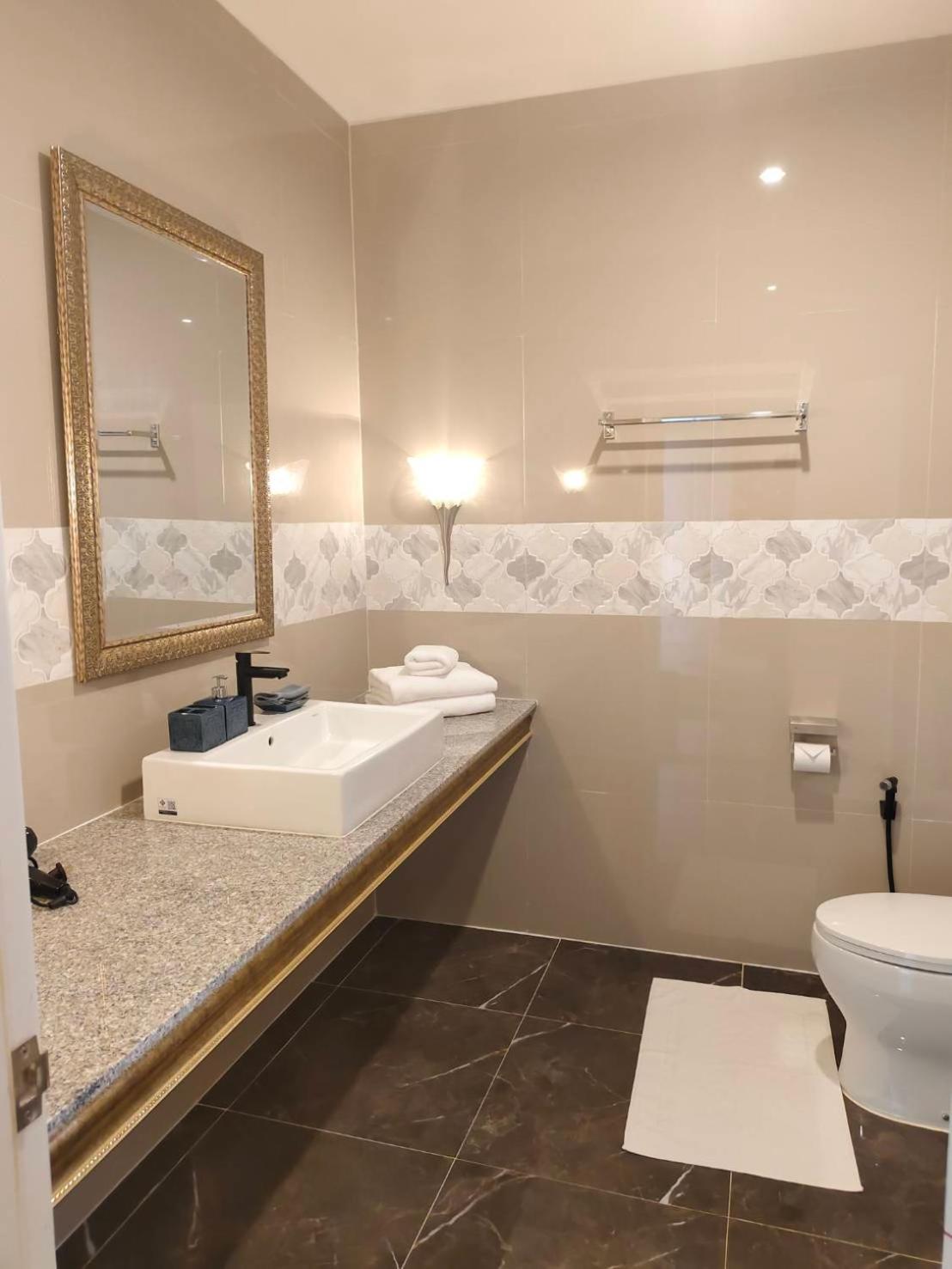 Superior King Room photo 3