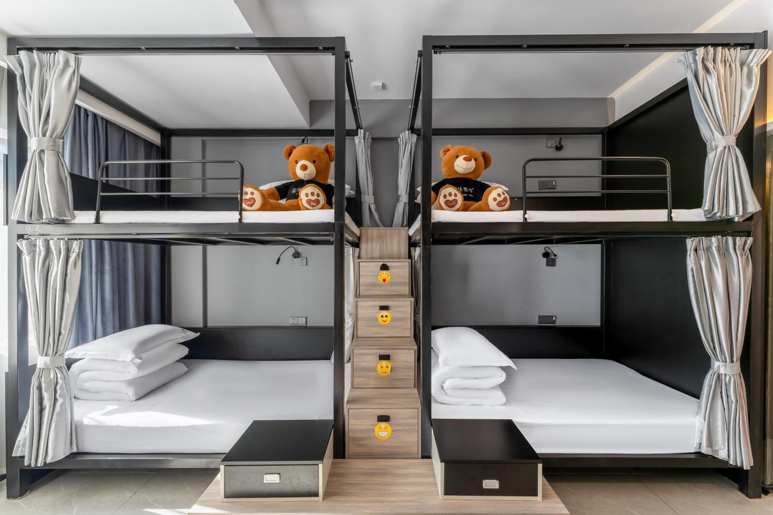 4-Bed Mixed Dormitory Room photo 2