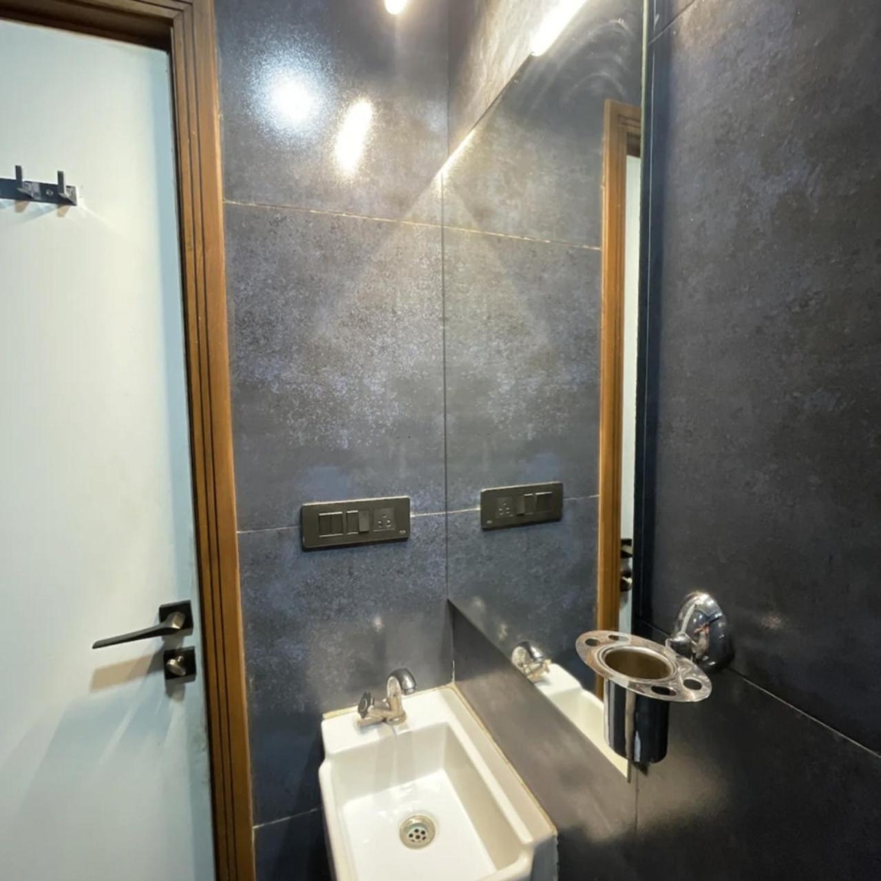 Deluxe Double Room (2 Adults + 1 Child) photo 3