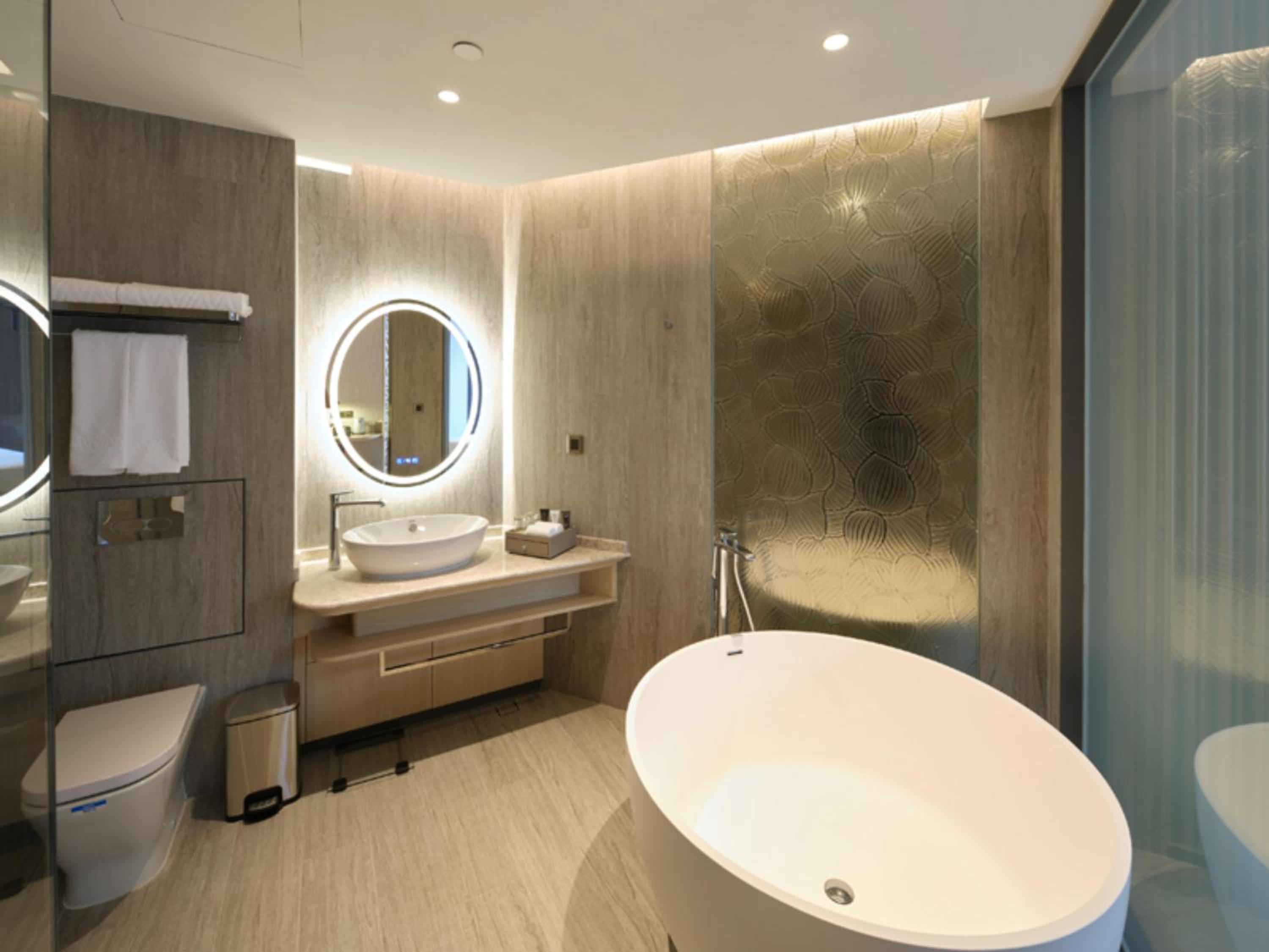 King Suite with Terrace Access - Dog-Friendly King Suite with Terrace Access - Dog-Friendly