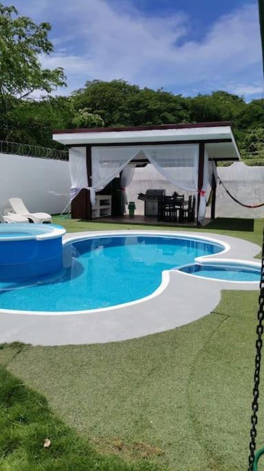Three-Bedroom Villa photo 1