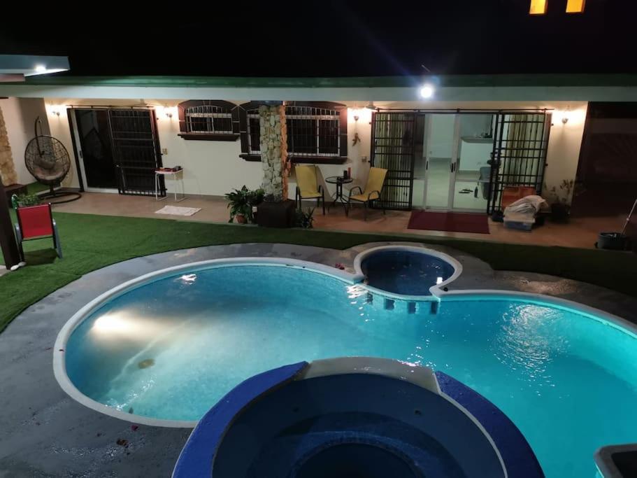 Three-Bedroom Villa photo 2