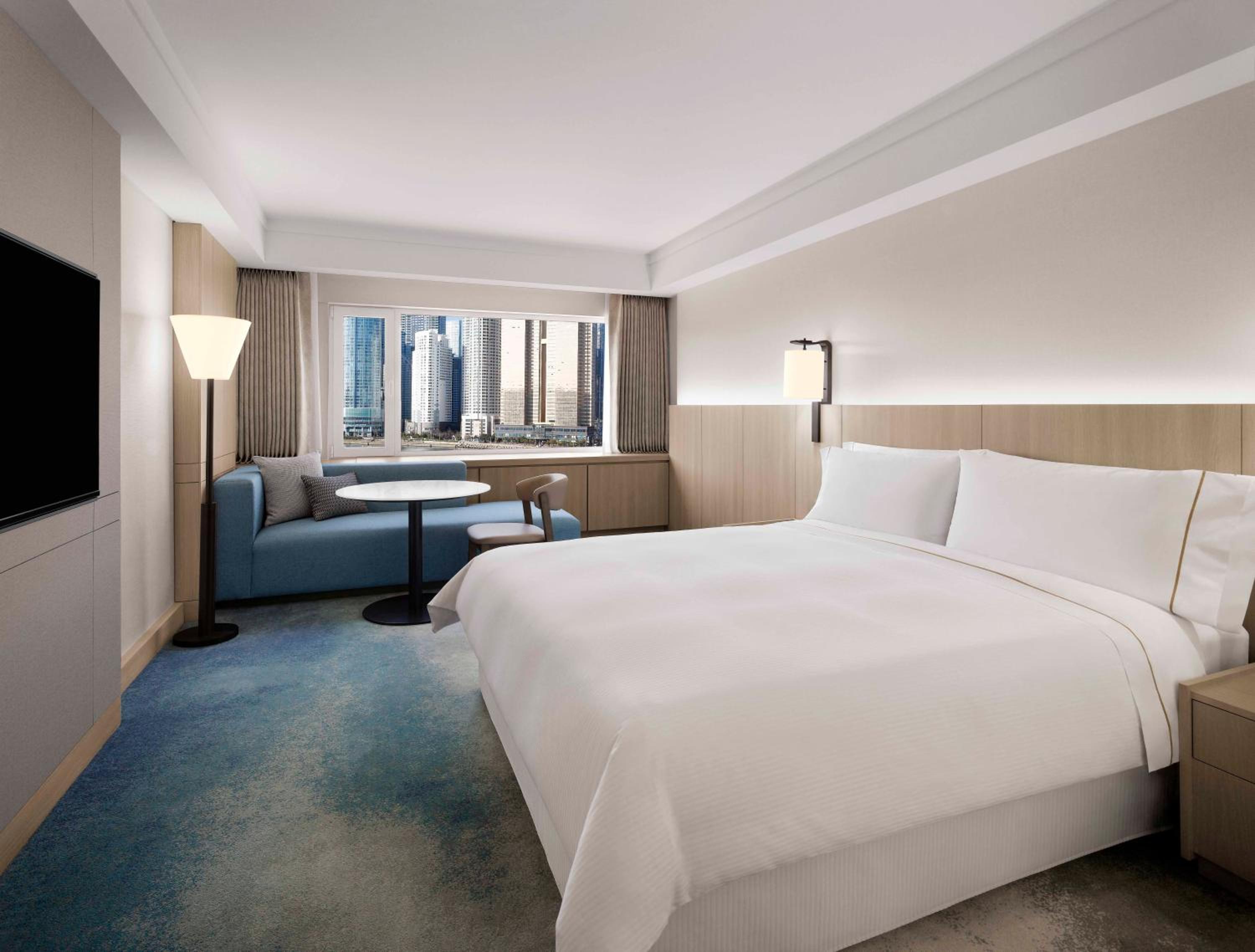 Executive Park King, Club lounge access,  1 King, Dongbaek Park view - Photo 1
