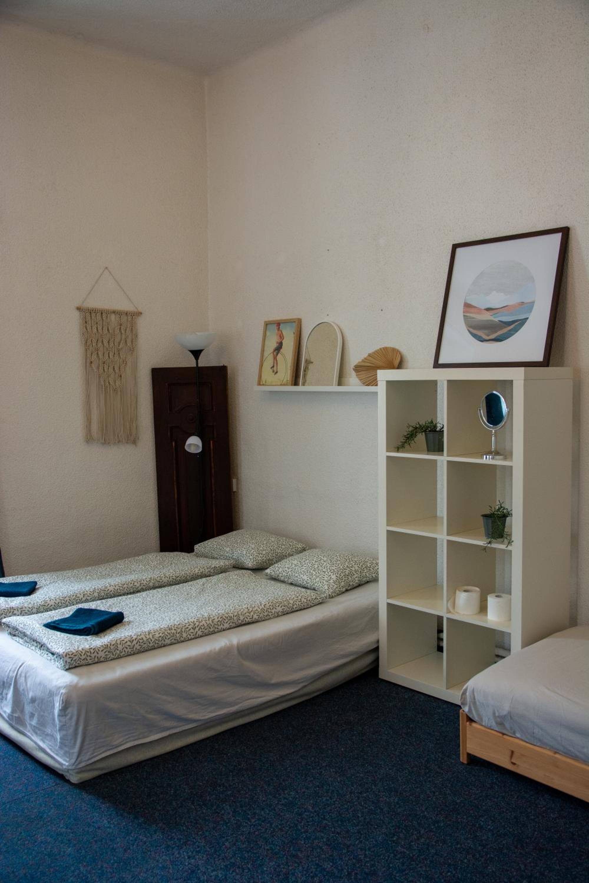 Economy Quadruple Room - Photo 8