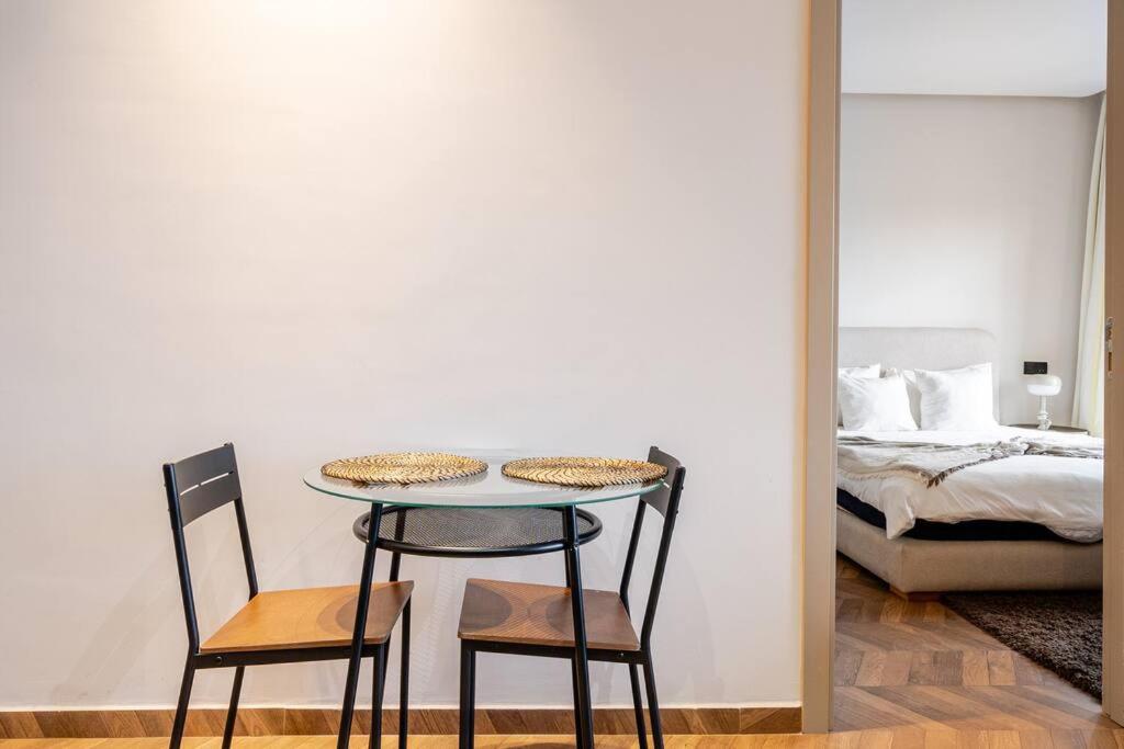 One-Bedroom Apartment photo 2
