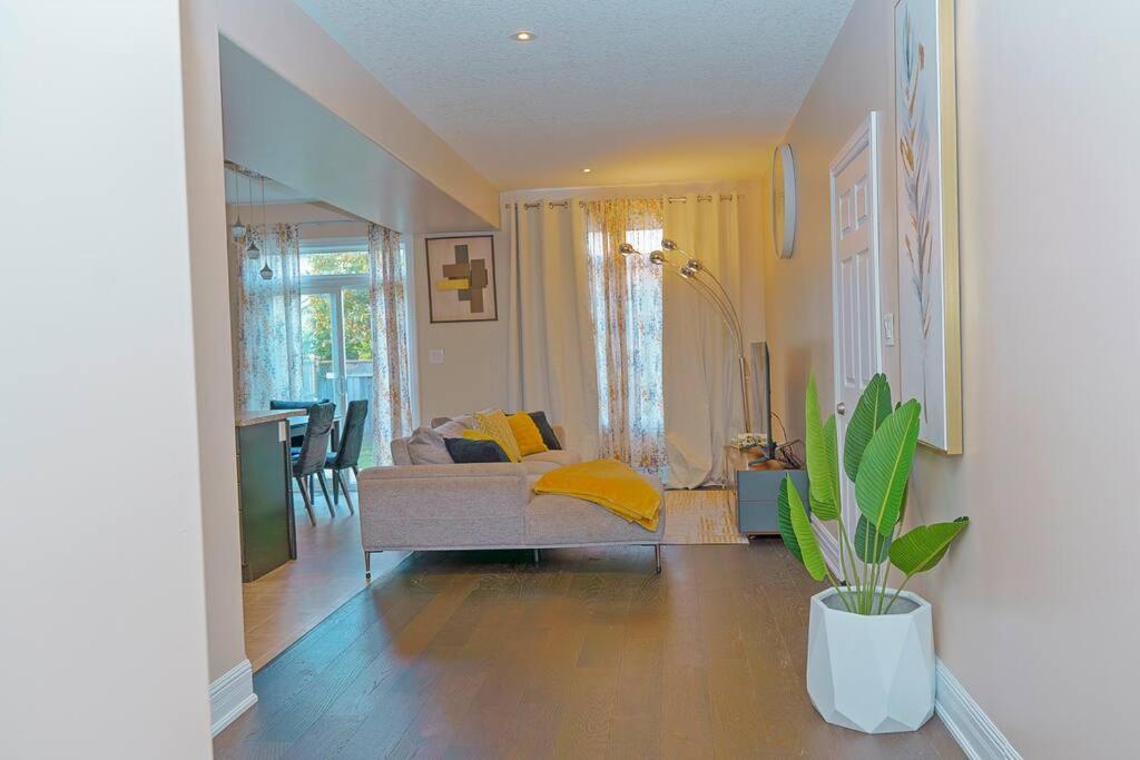 Three-Bedroom House photo 1