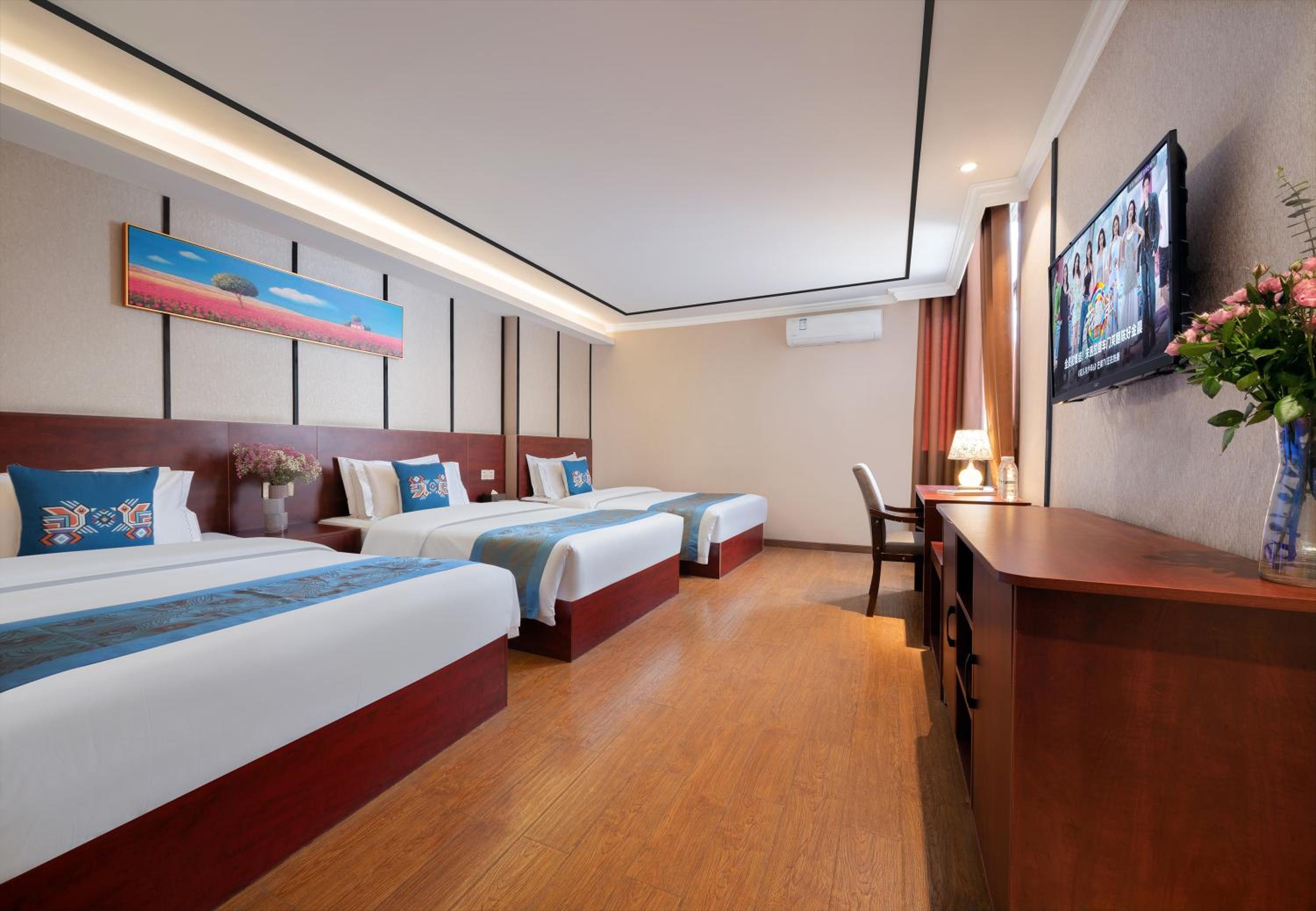 Deluxe Triple Room photo 1
