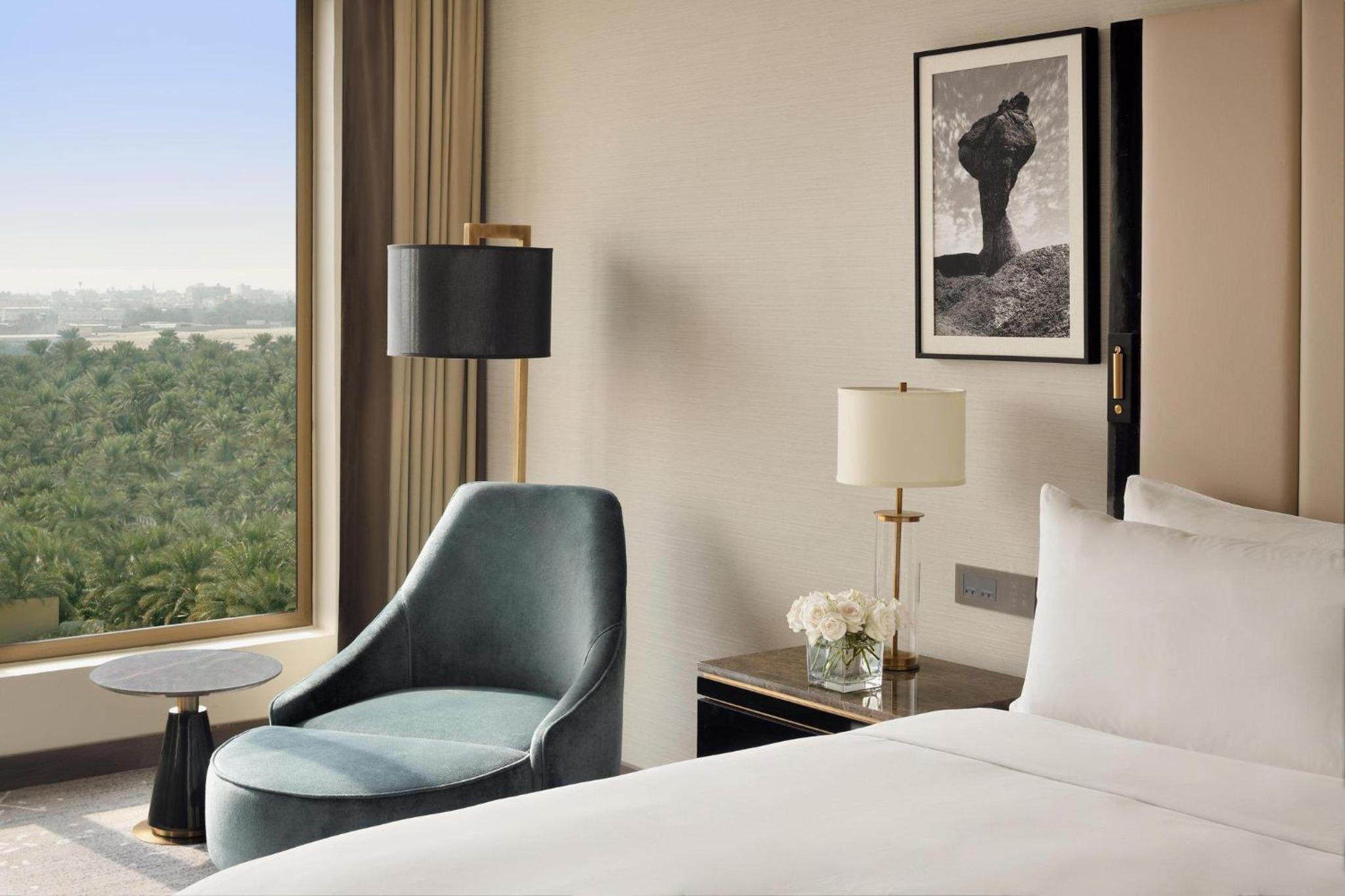 Premium King Room - Club Lounge Access - Photo 1