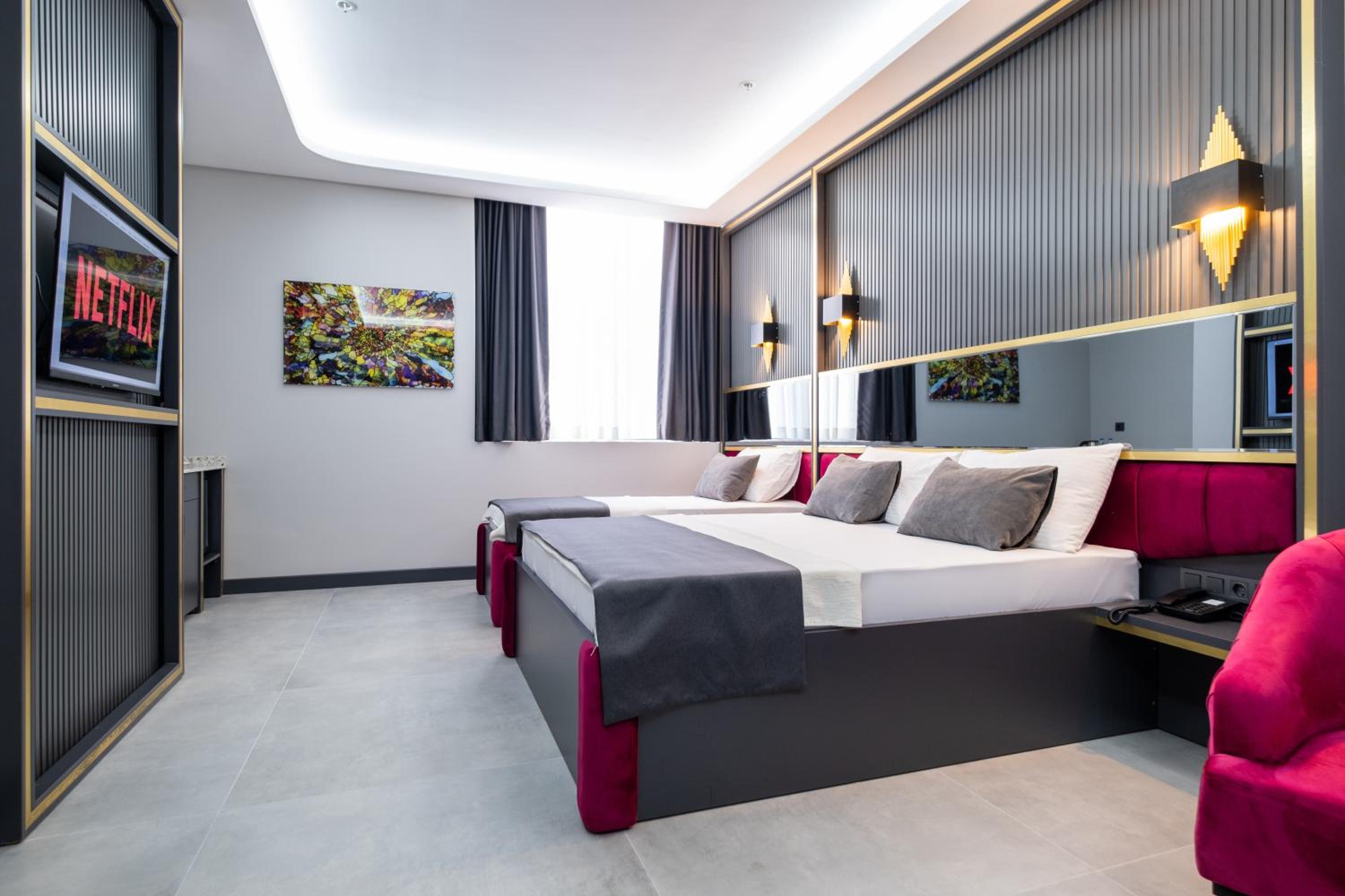 Deluxe Double or Twin Room photo 3