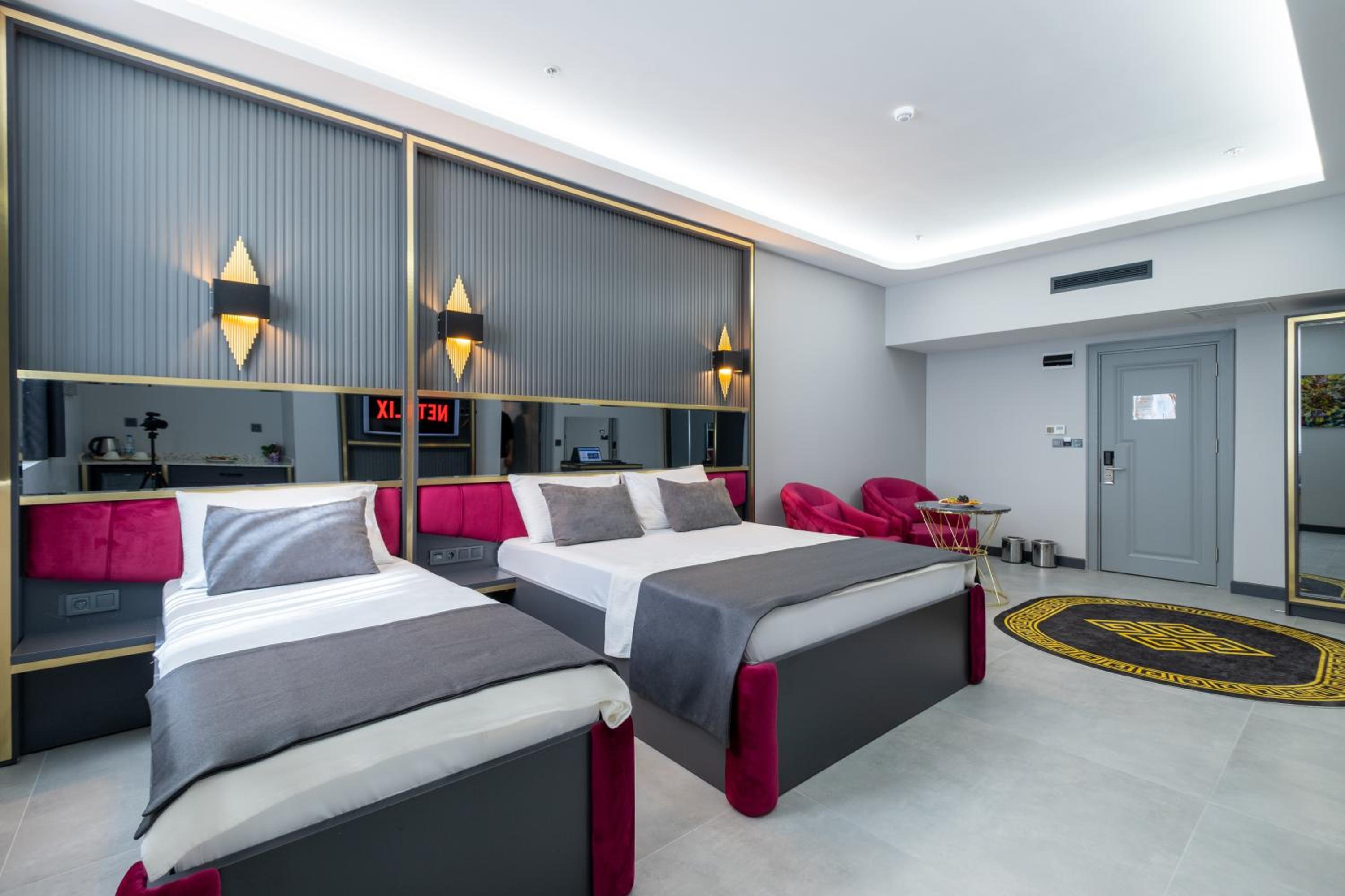 Deluxe Double or Twin Room photo 1