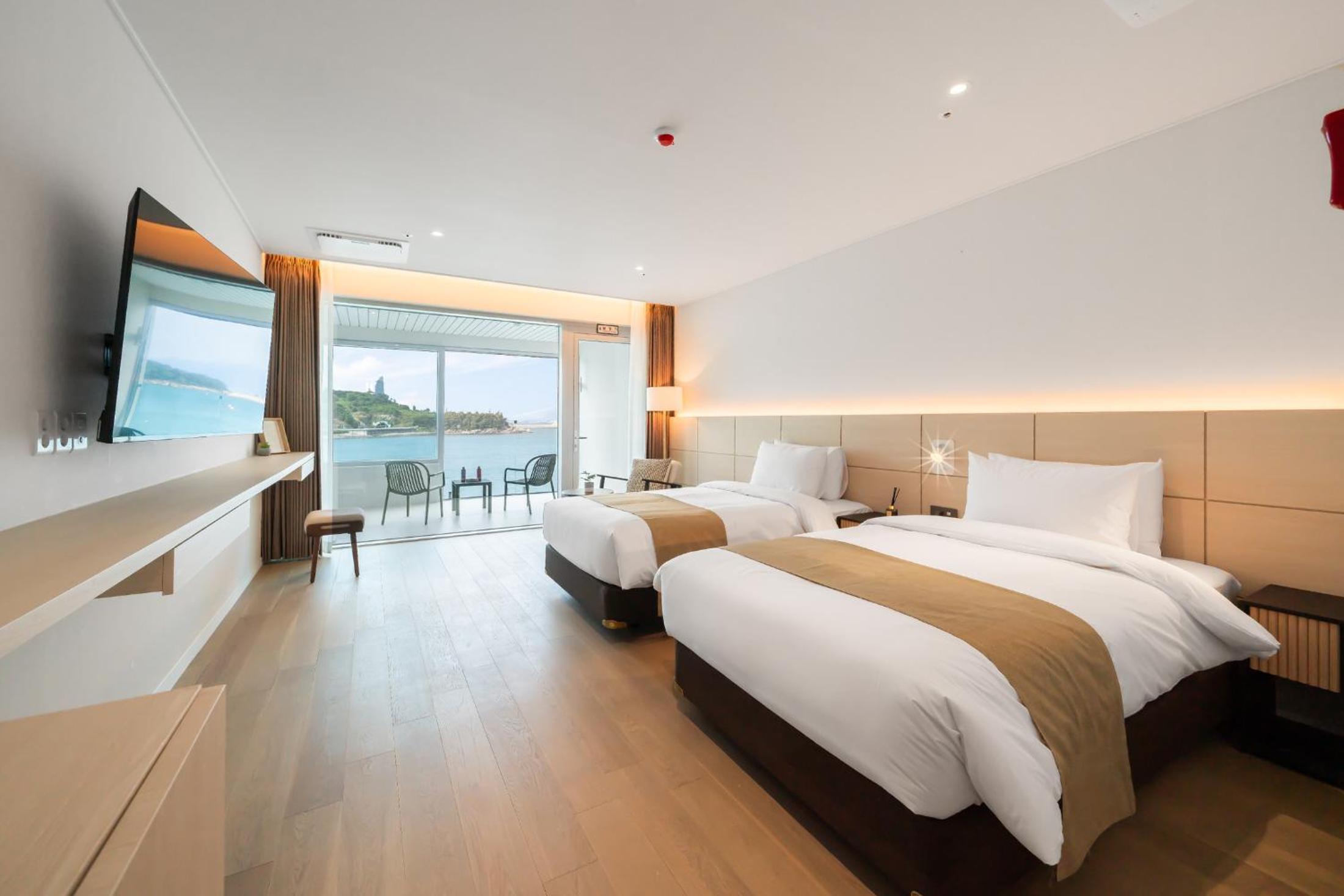 Deluxe Twin Room - Photo 1