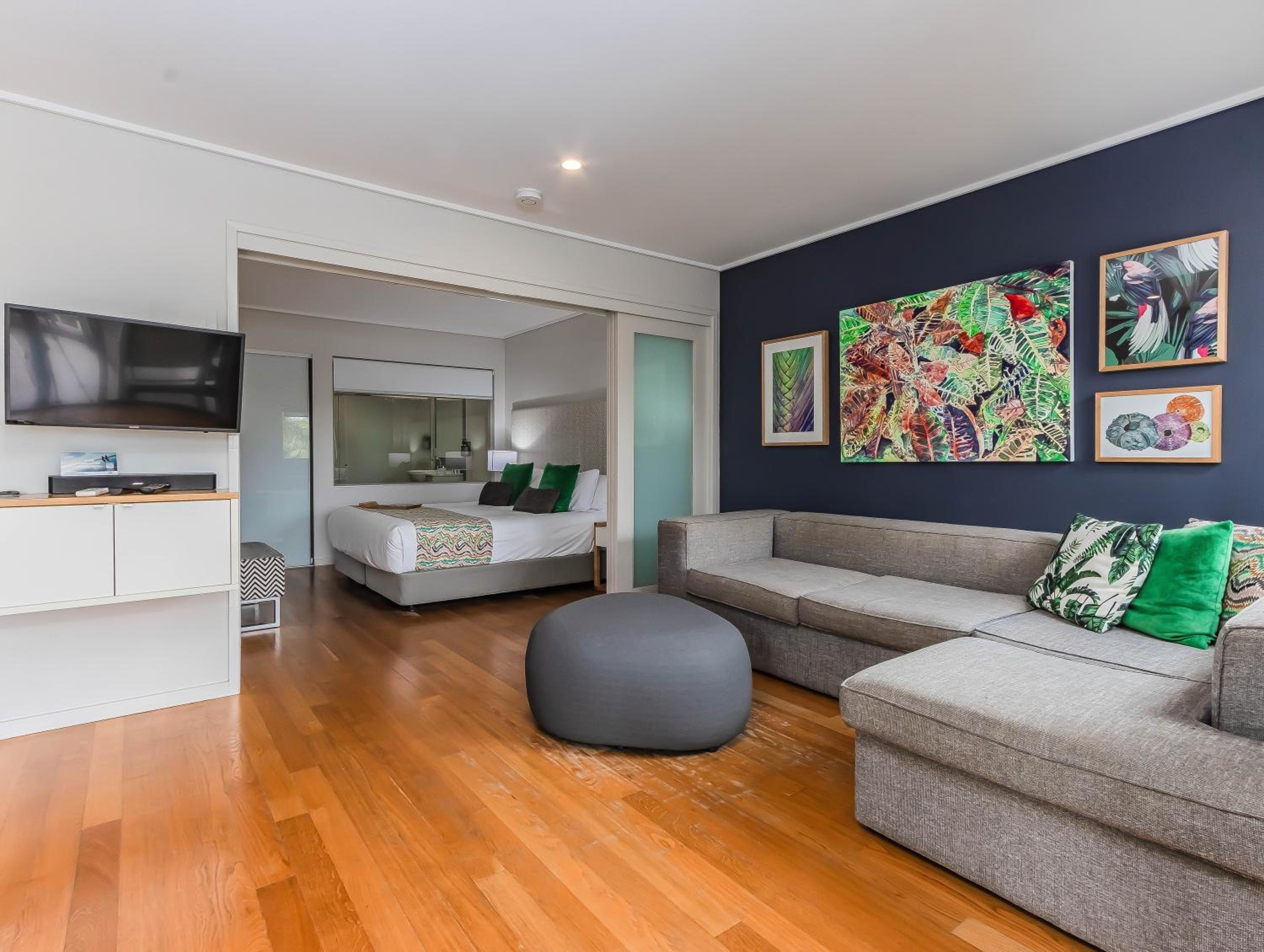 Two Bedroom Dual-Key Spa Suite photo 3