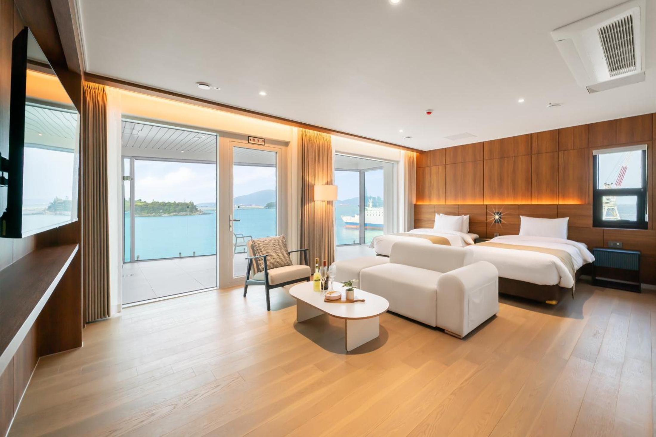 Superior Suite photo 3