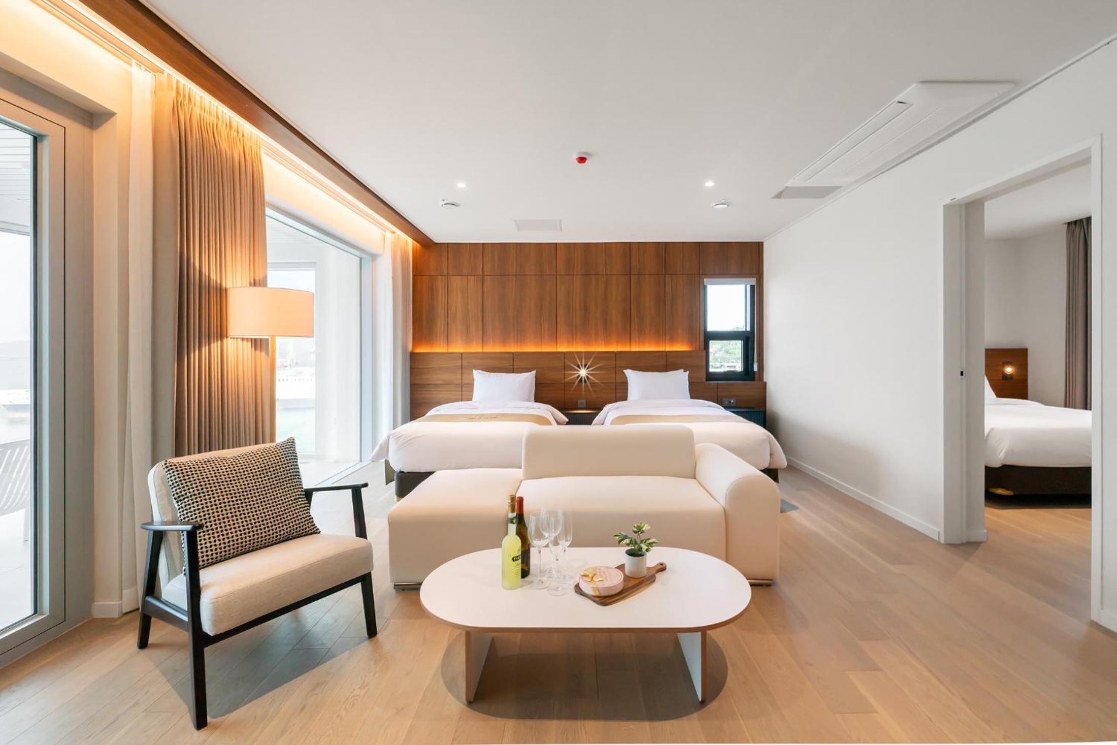 Superior Suite photo 1