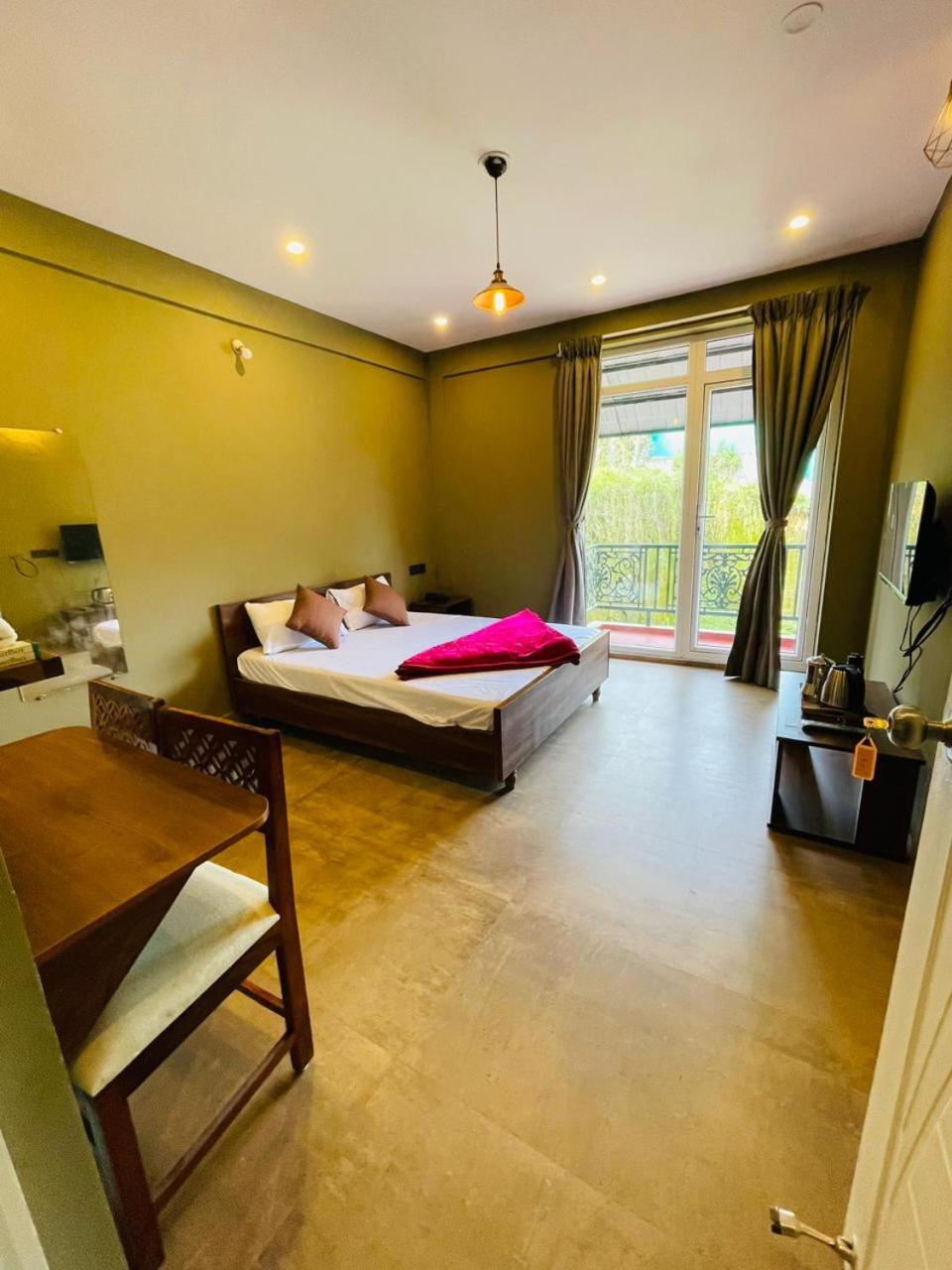 Deluxe Double Room With Balcony