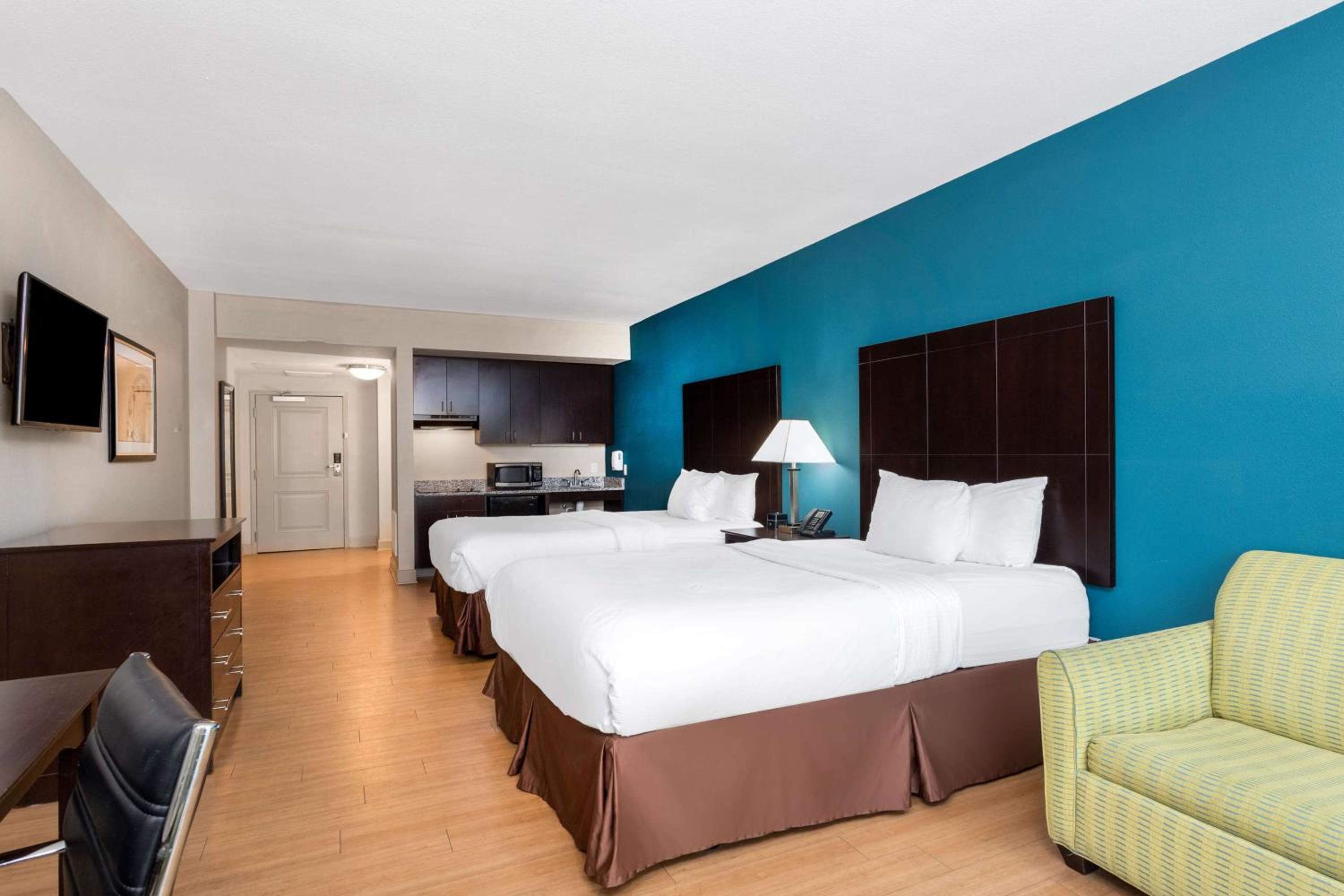 Queen Room with Two Queen Beds - Extended Mobility Accessible - Various Views - Non-Smoking photo 1