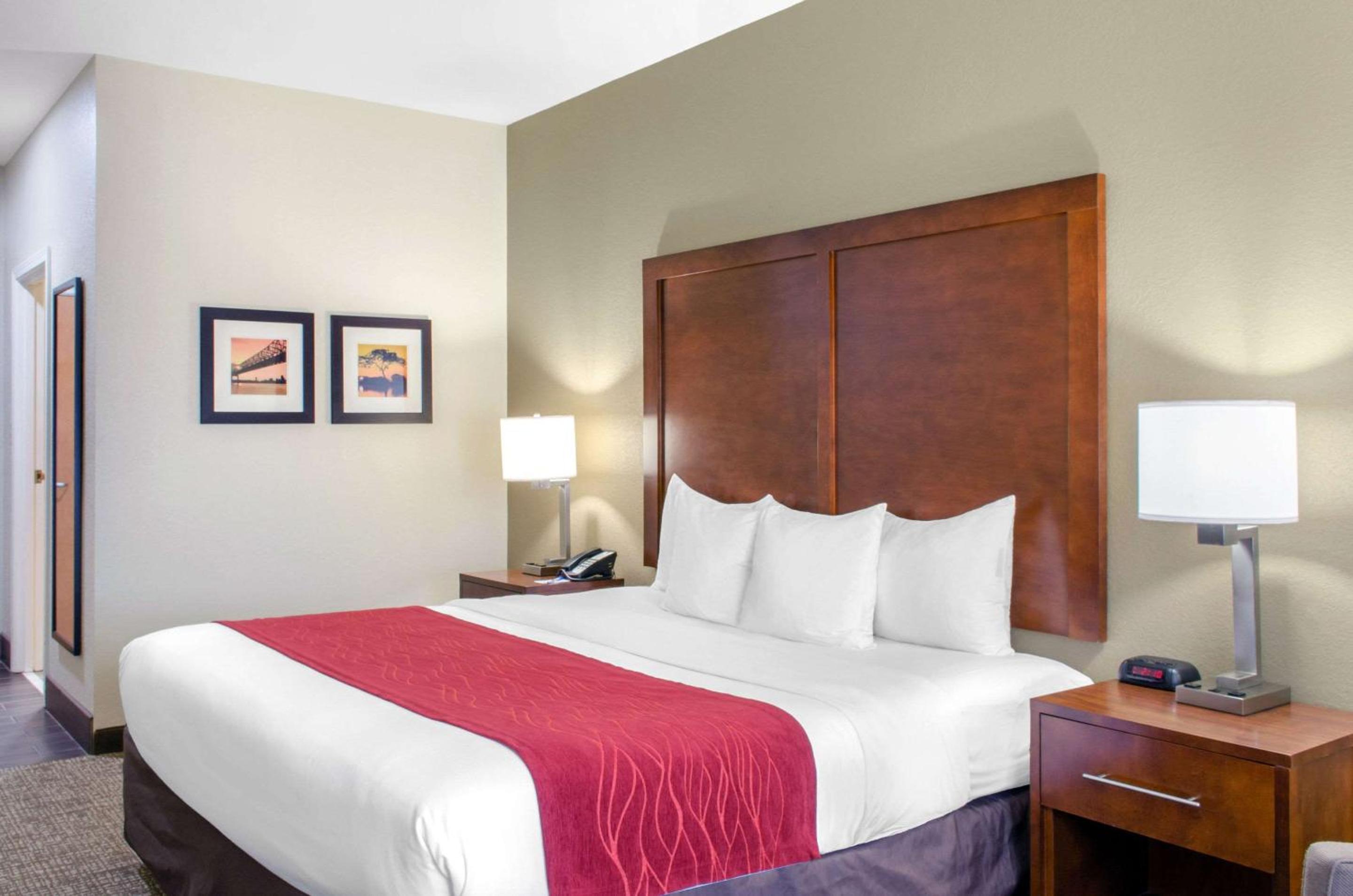 King Room - Non-Smoking - Photo 3