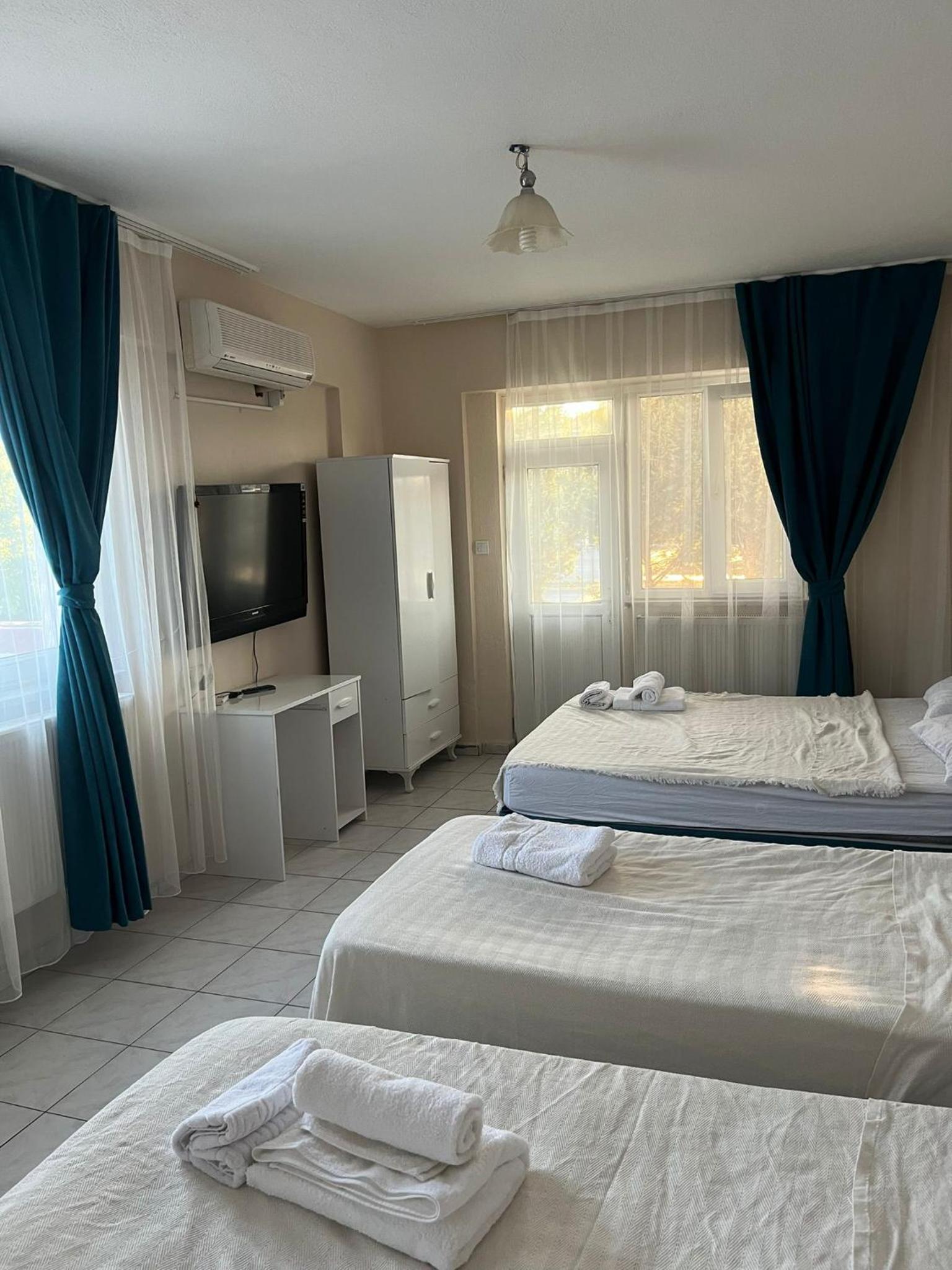 Double or Twin Room photo 3