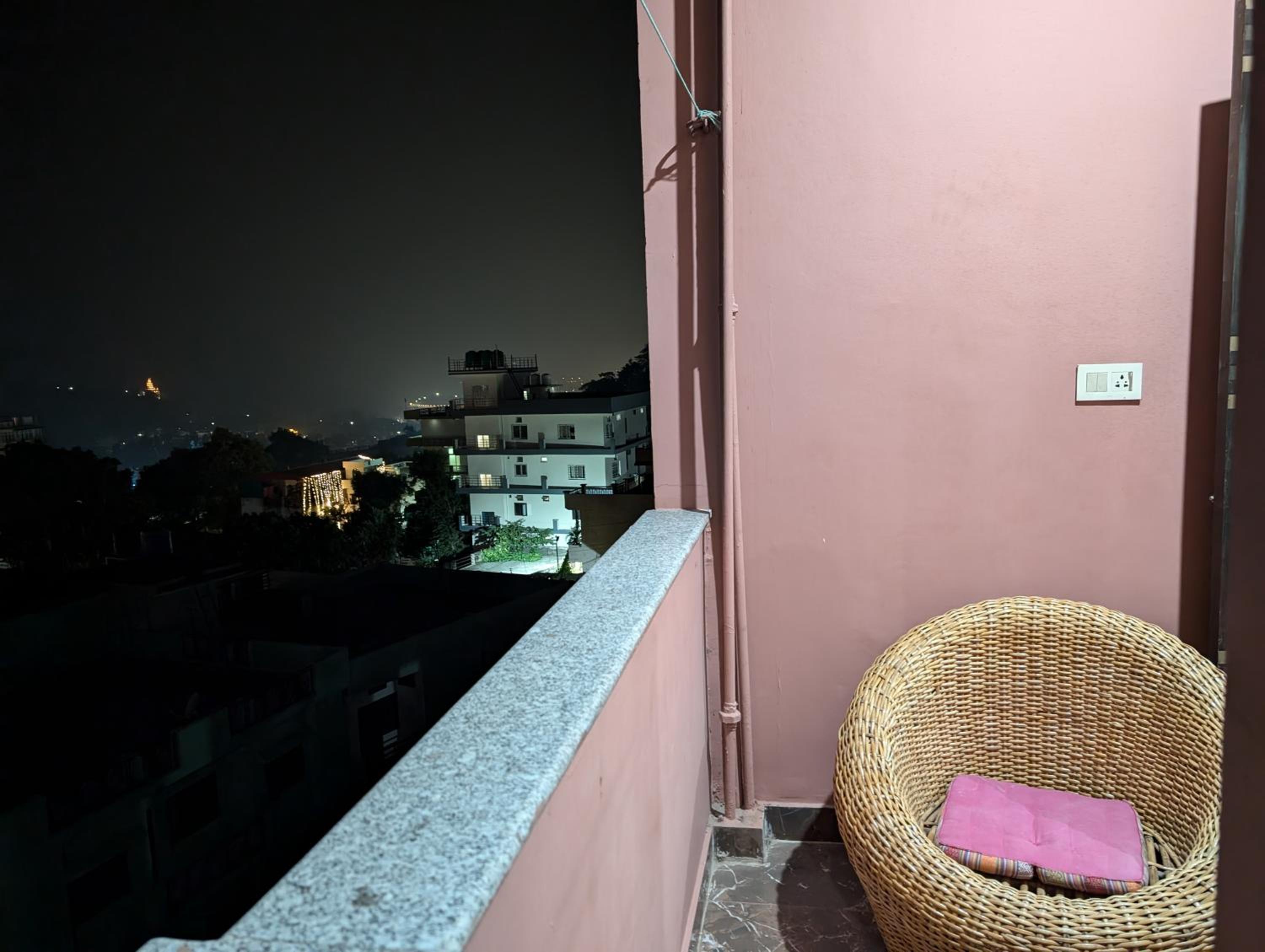 Deluxe Double Room With Balcony photo 3