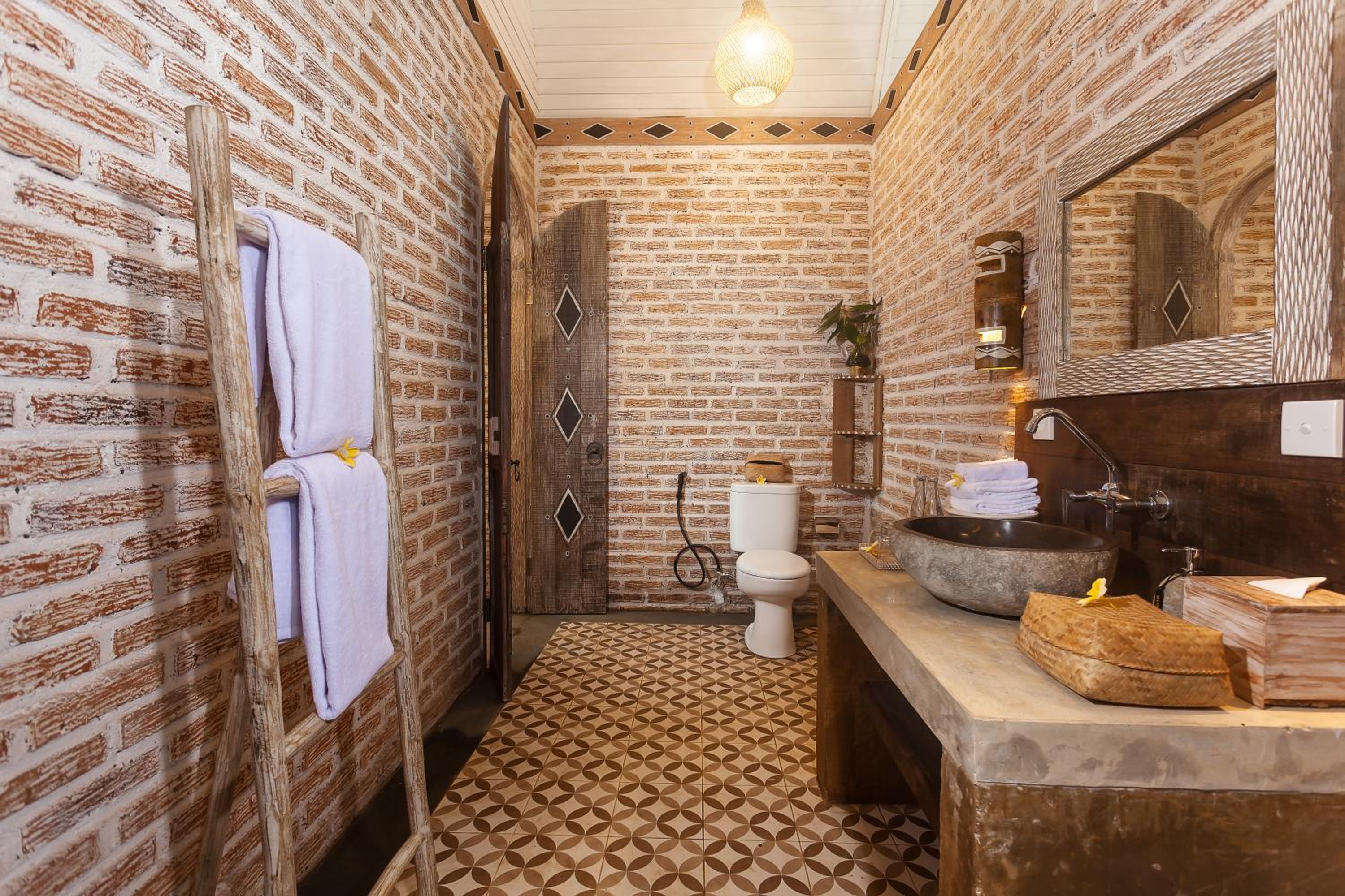 One-Bedroom Villa - Photo 3
