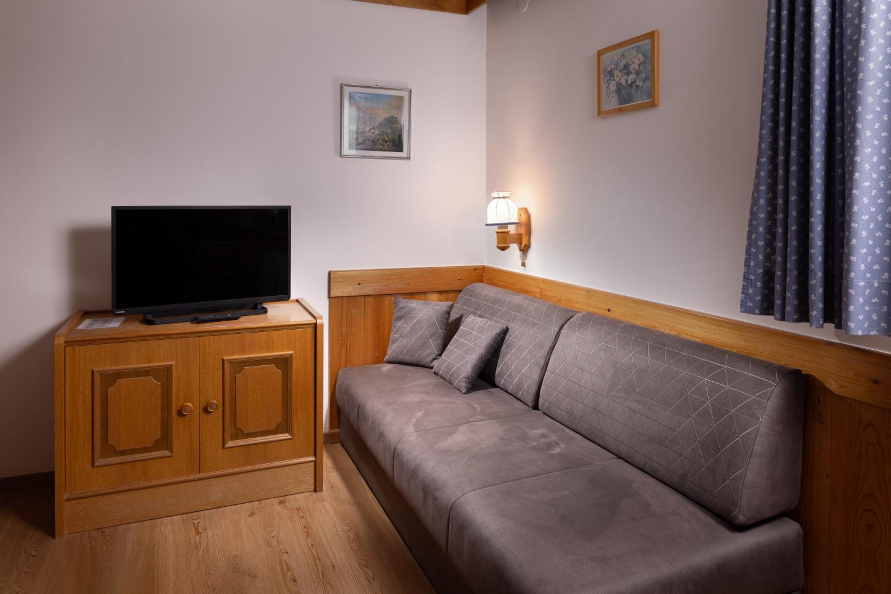 Standard One-Bedroom Apartment with Balcony photo 1