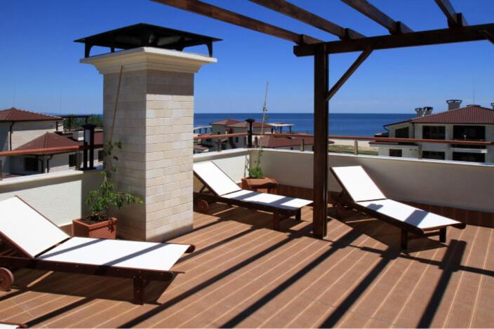 Deluxe Three-Bedroom Apartment with Hot Tub - Self Catering	 photo 1