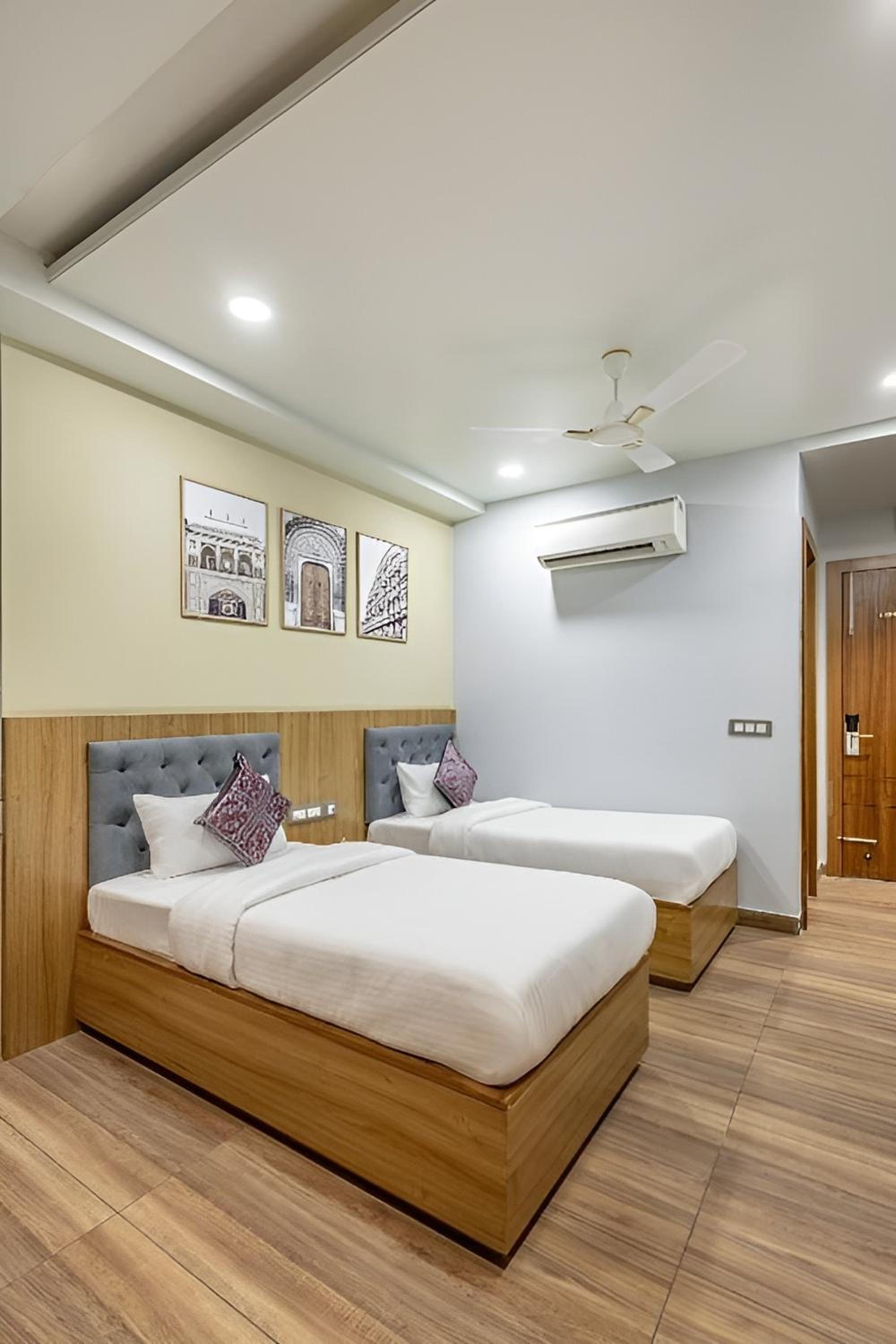 Standard Twin Room - Photo 2