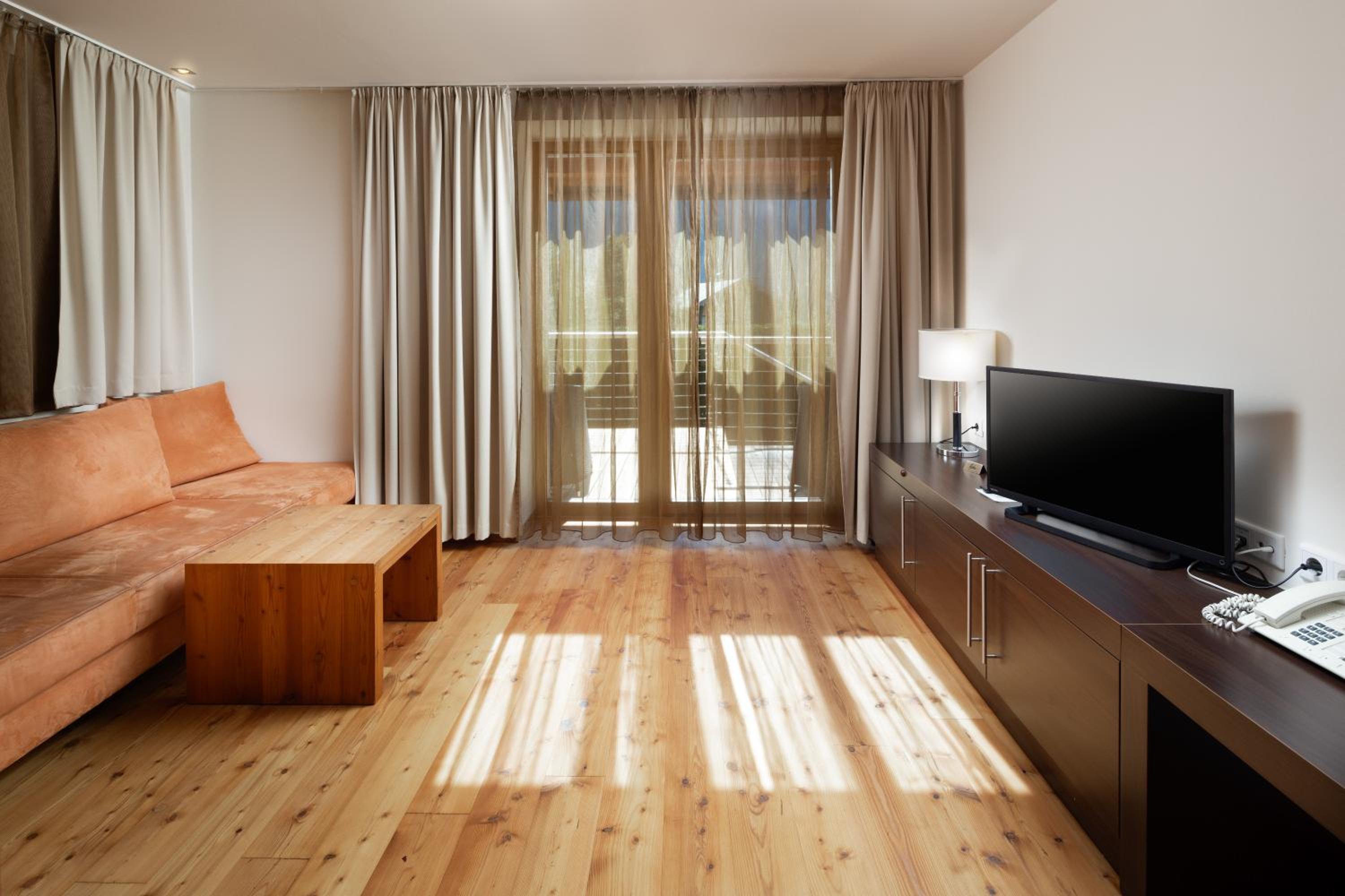Executive Two-Bedroom Apartment with Terrace (12) photo 2