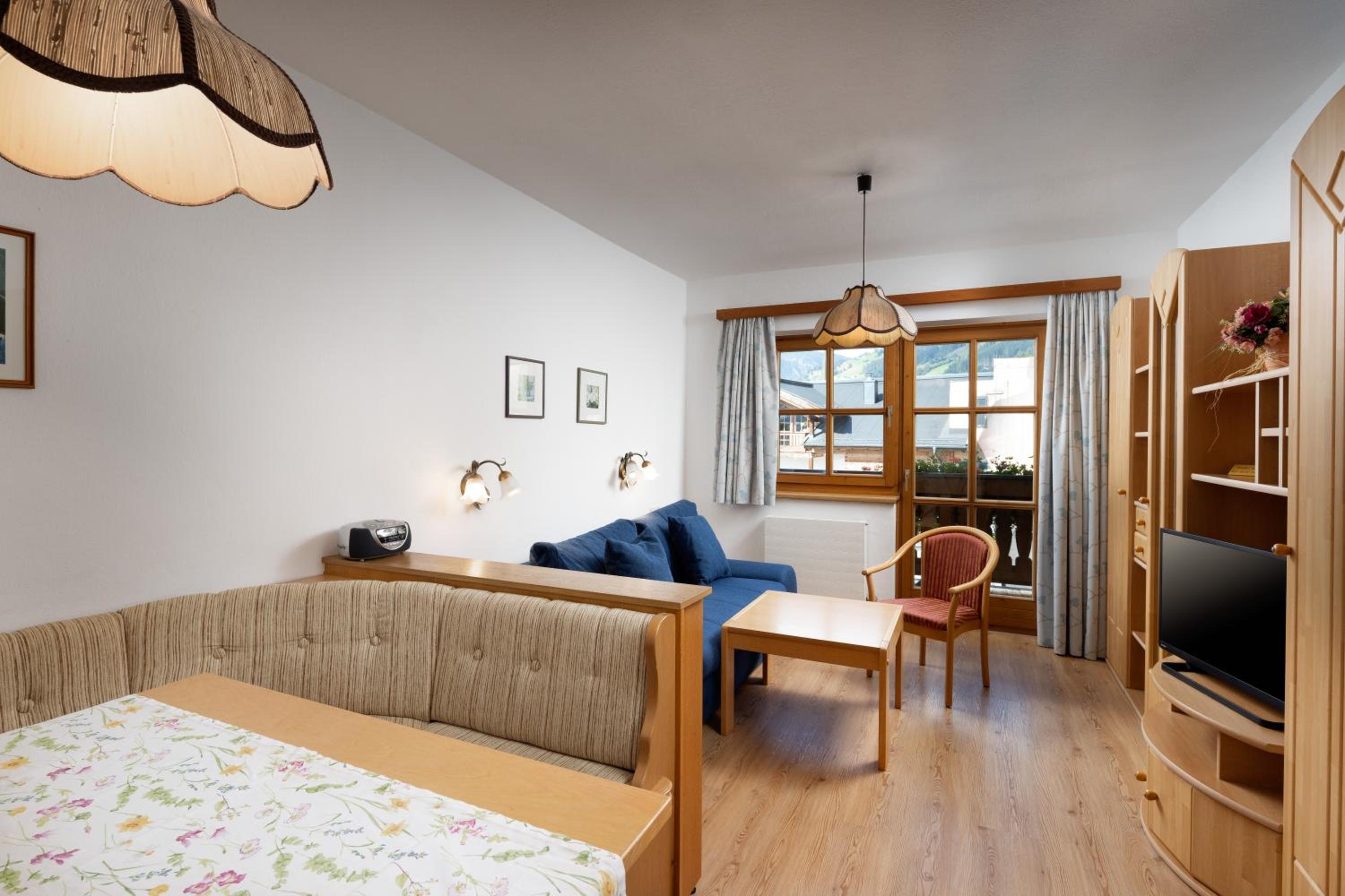 Comfort One-Bedroom Apartment with Balcony photo 3
