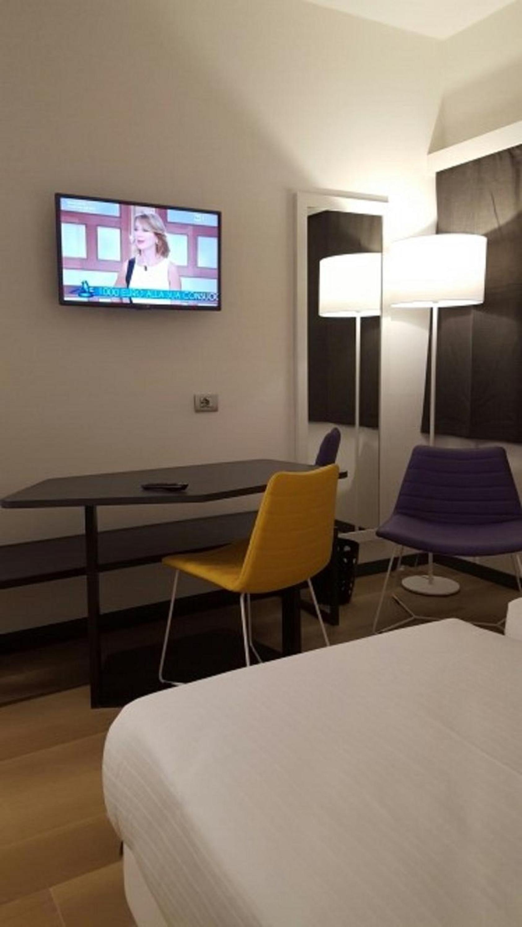 Superior Double or Twin Room - Photo 16