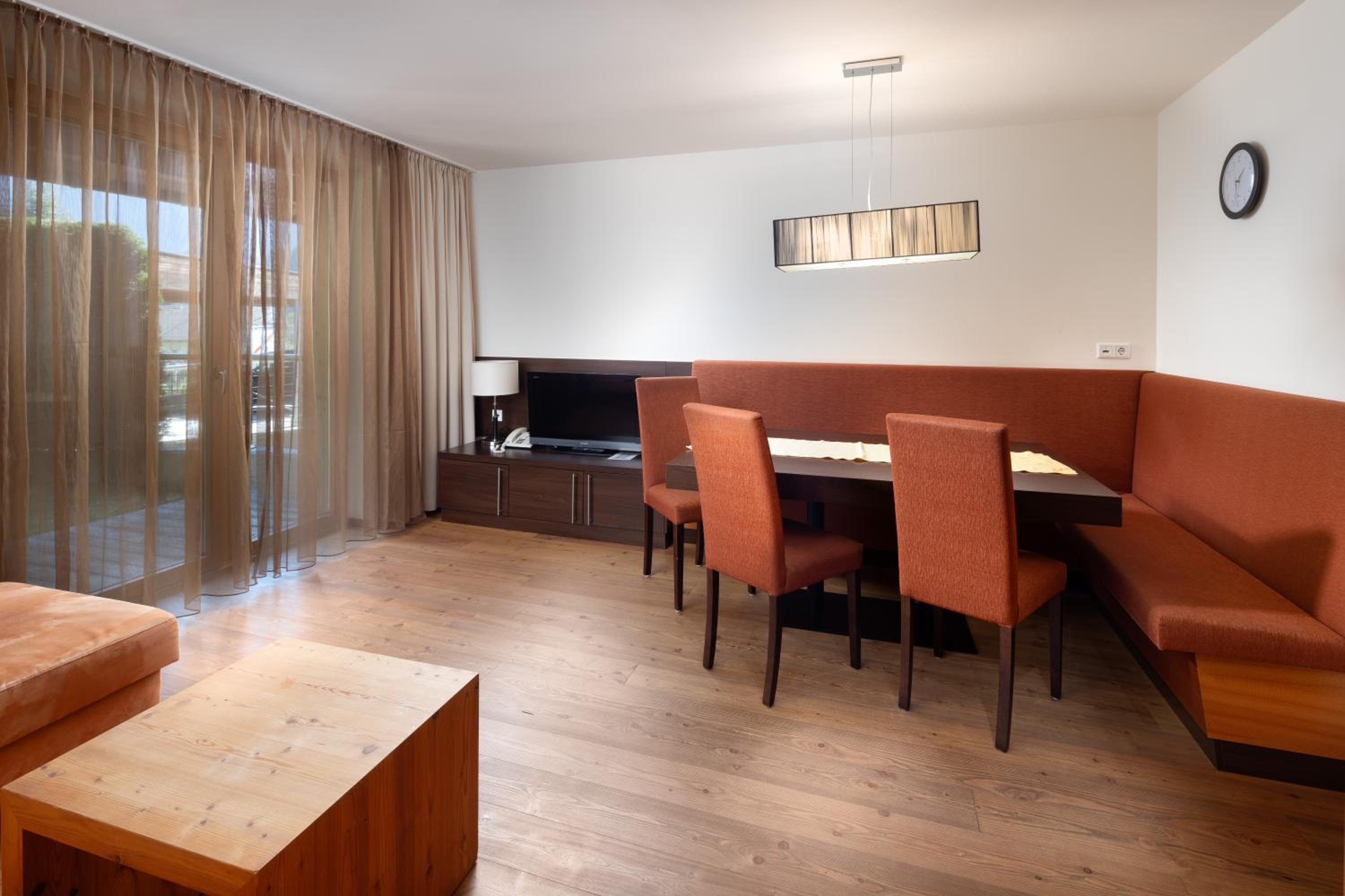 Executive Two-Bedroom Apartment with Terrace (14) photo 3