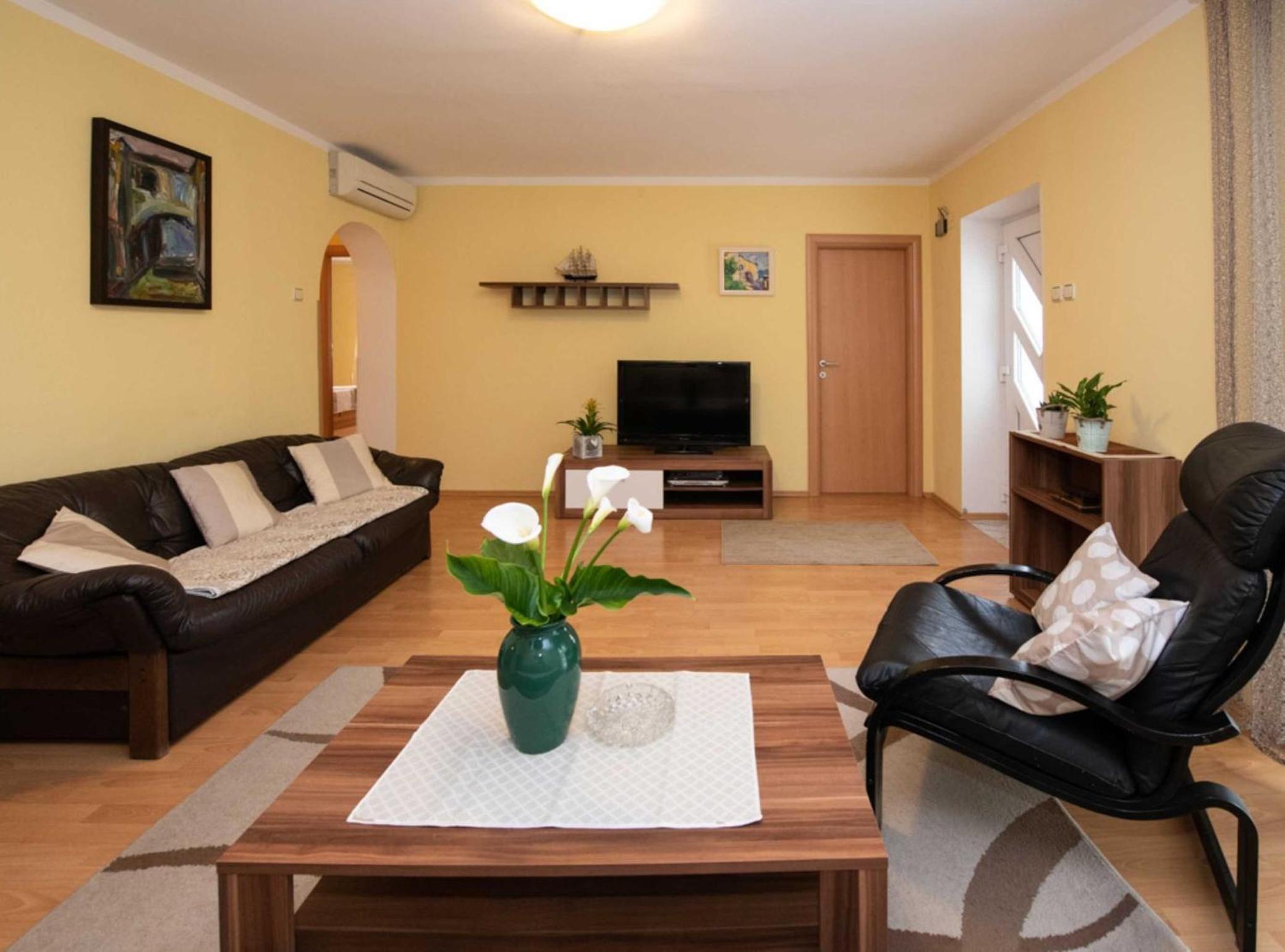 One Bedroom Apartment With Terrace