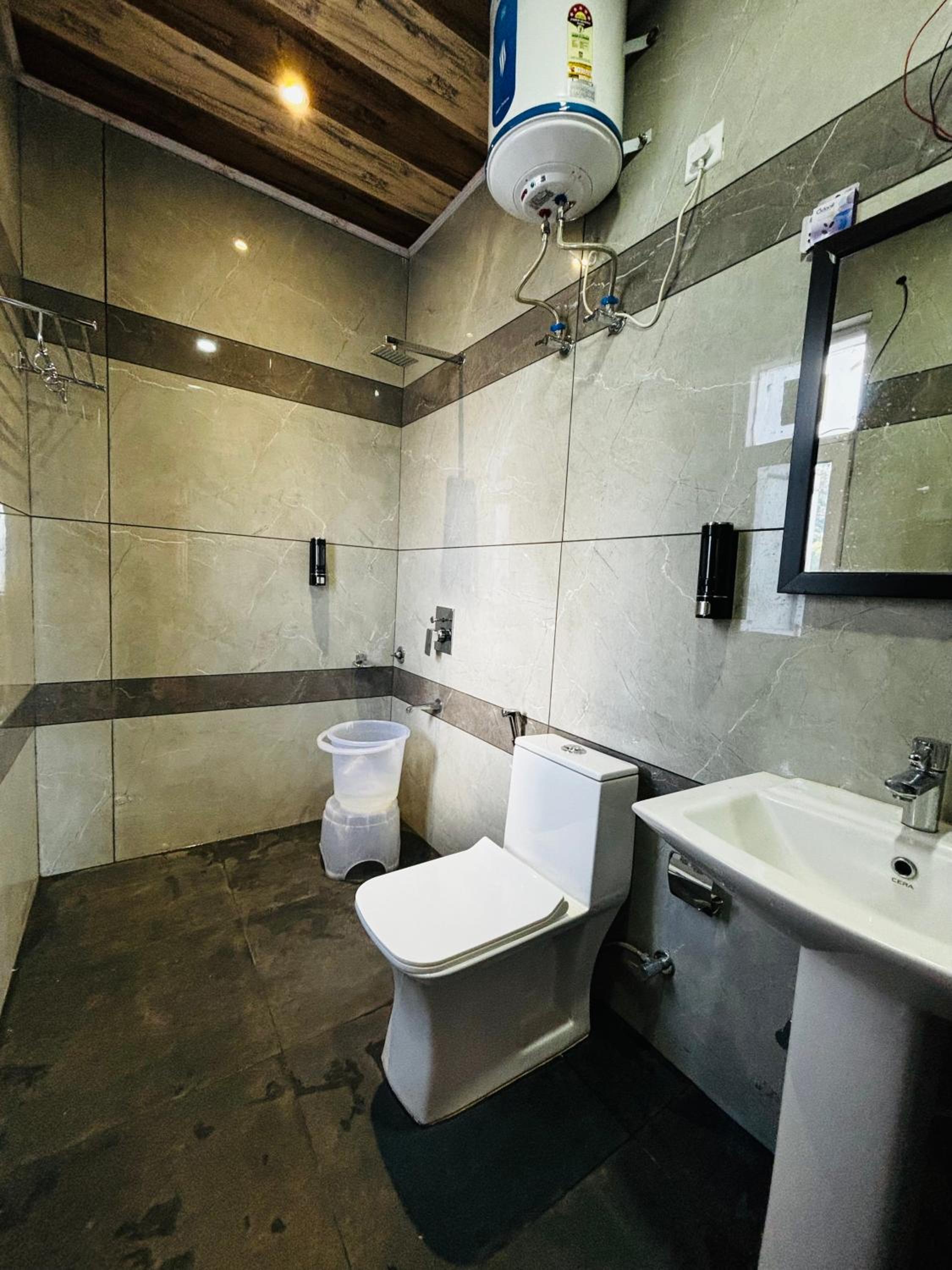 King Room with Balcony photo 2