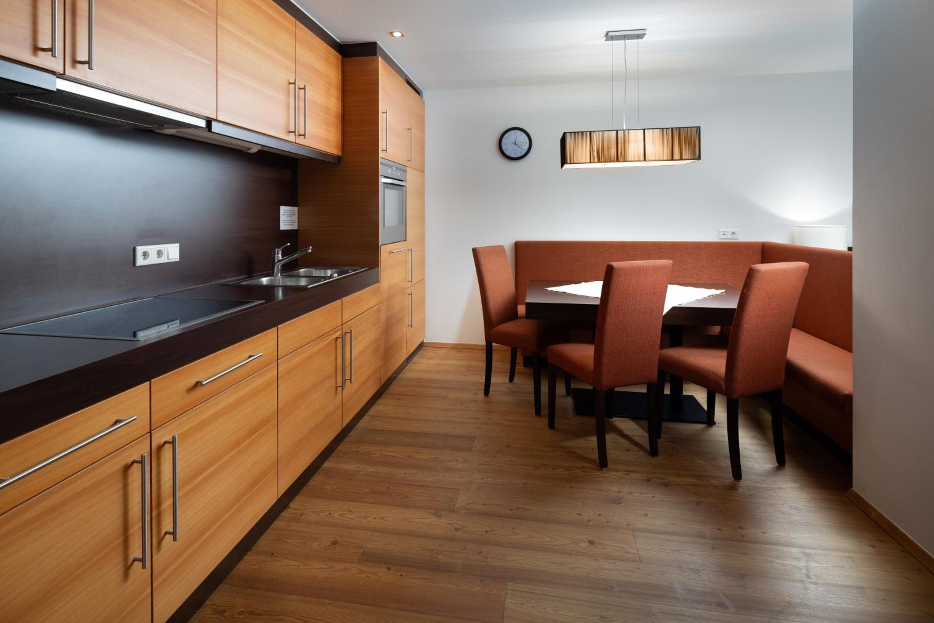 Executive Two-Bedroom Apartment with Terrace (11) photo 2
