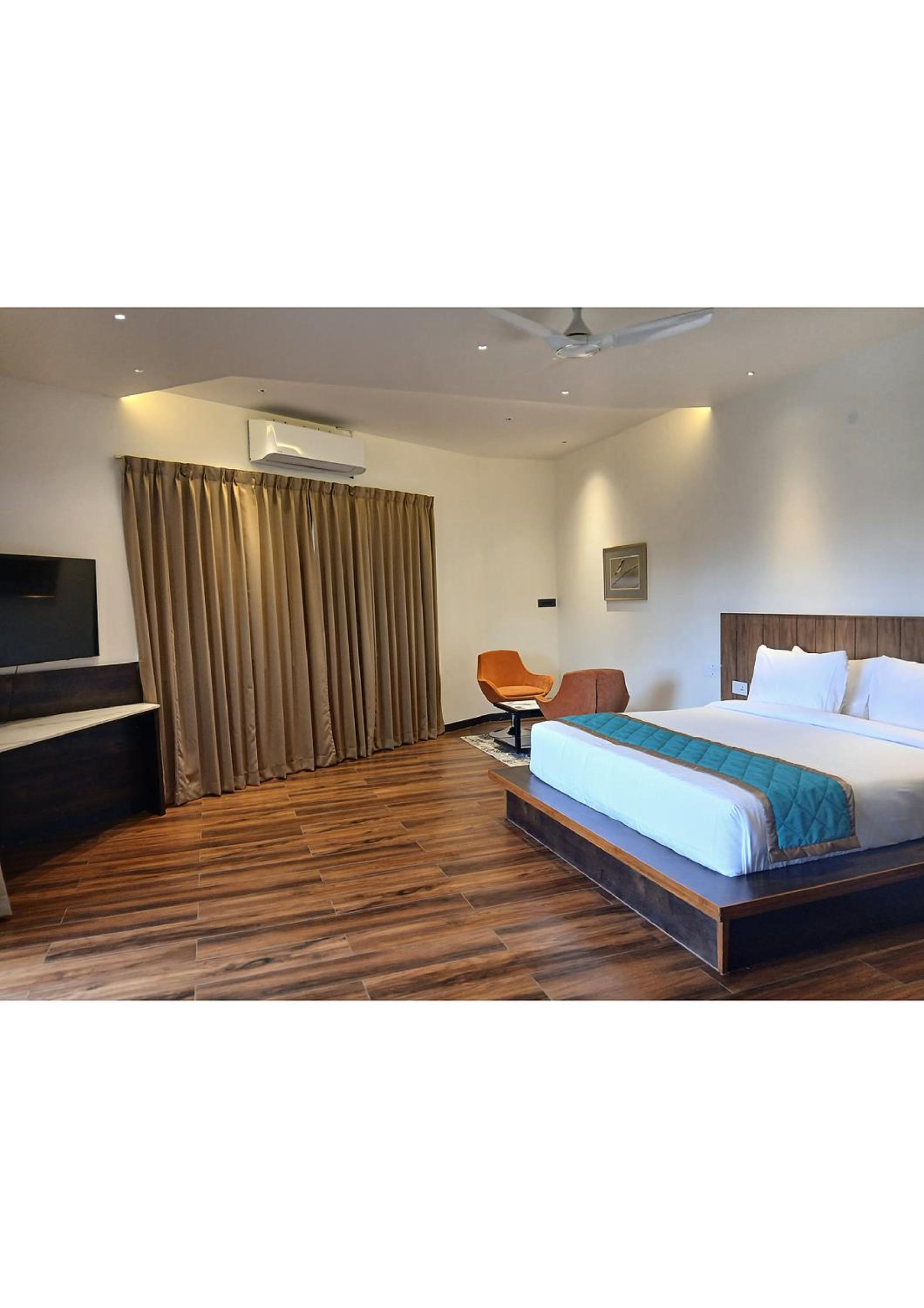 Suite with Balcony photo 2
