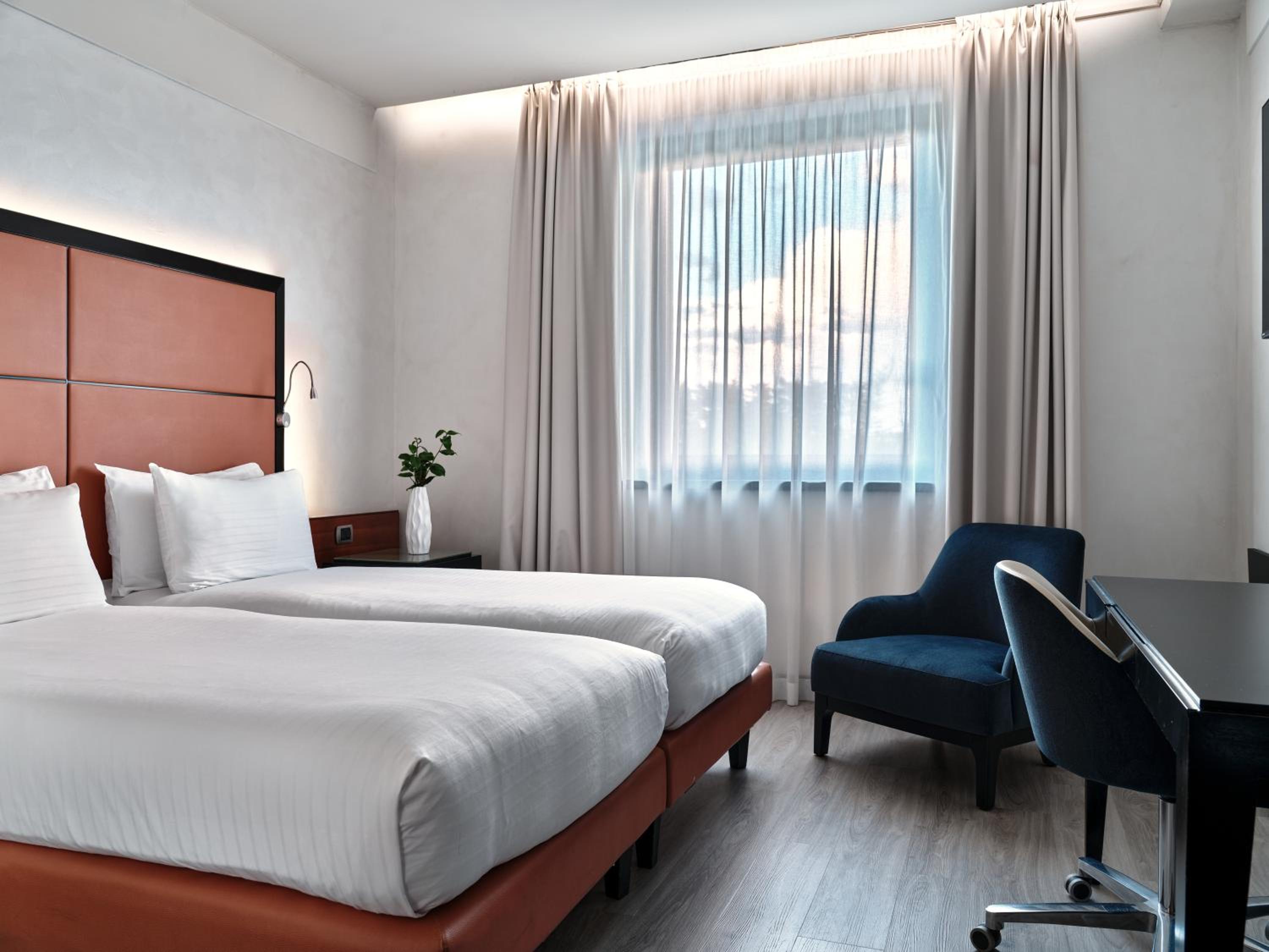 Standard Room with Two Single Beds