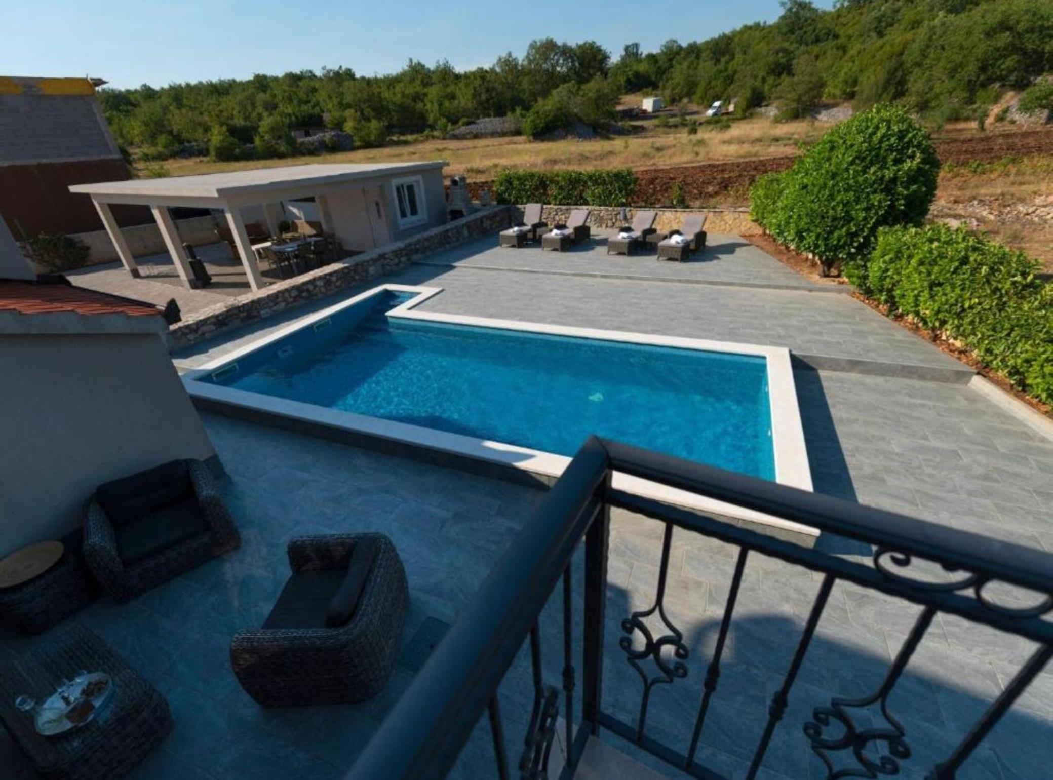 Three Bedroom Villa with Private Pool photo 3