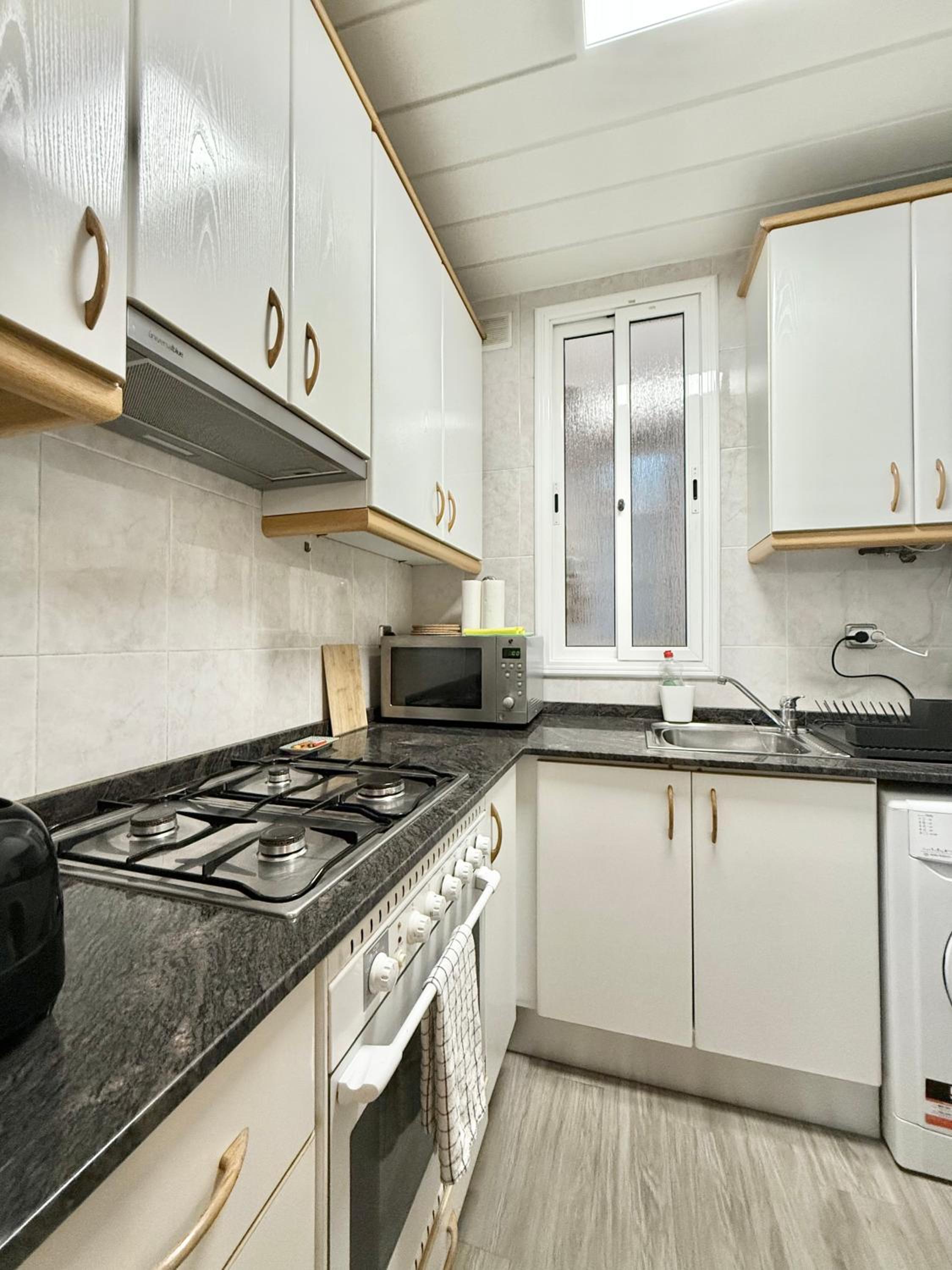 Two-Bedroom Apartment with Balcony photo 3