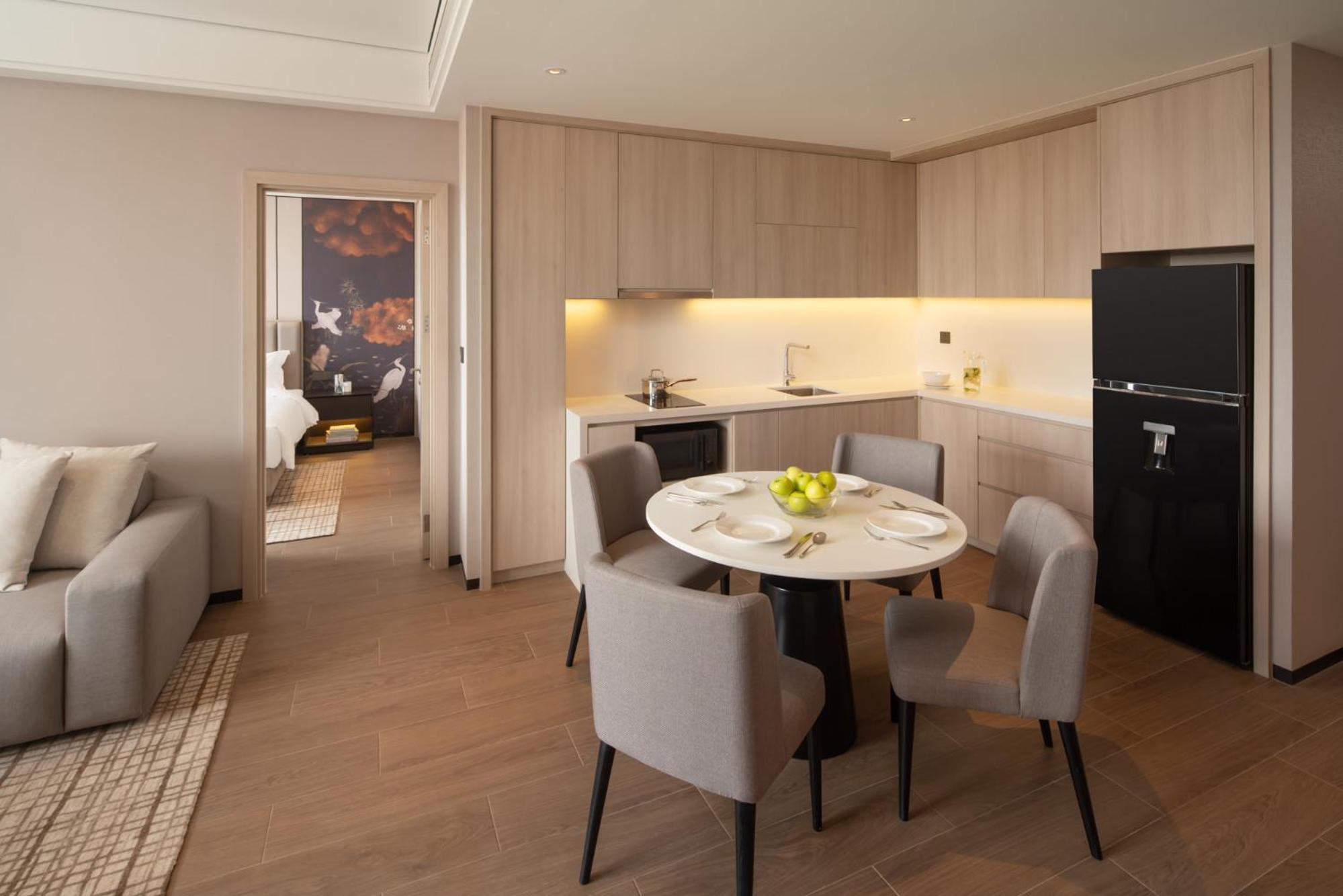 Deluxe One-Bedroom Apartment - Photo 9