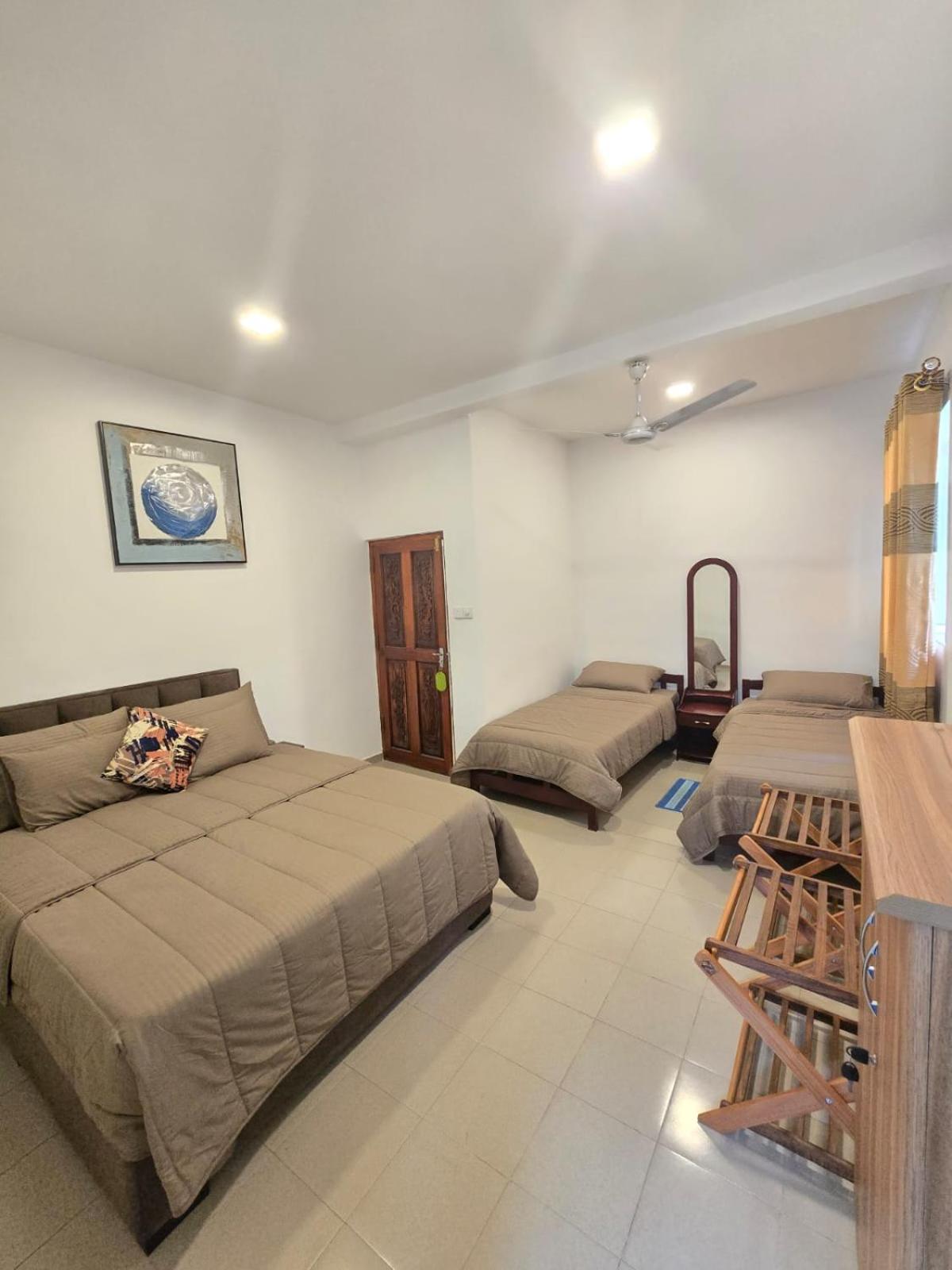 Quadruple Room with Private Bathroom photo 1