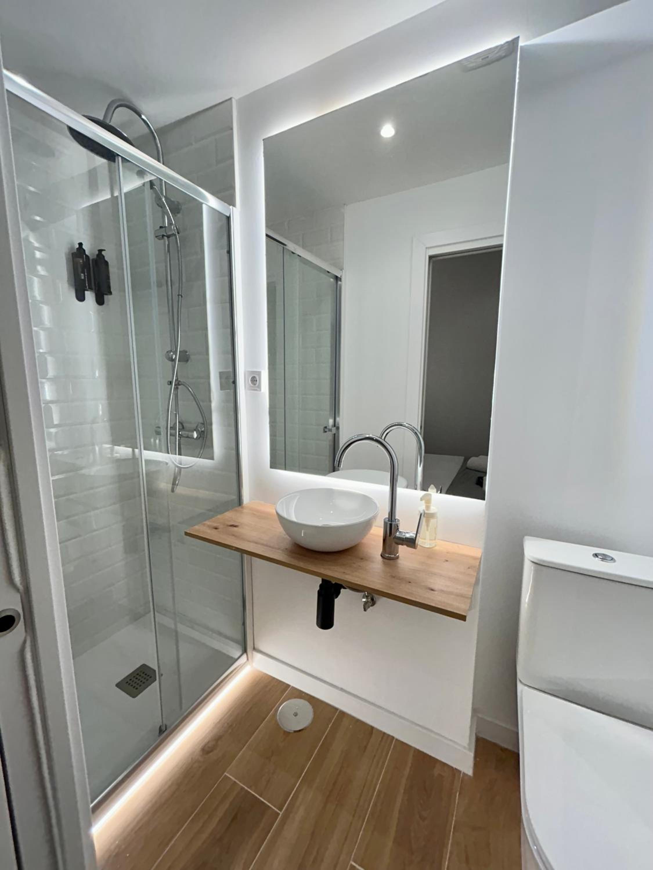 Double Room with Private Bathroom photo 2