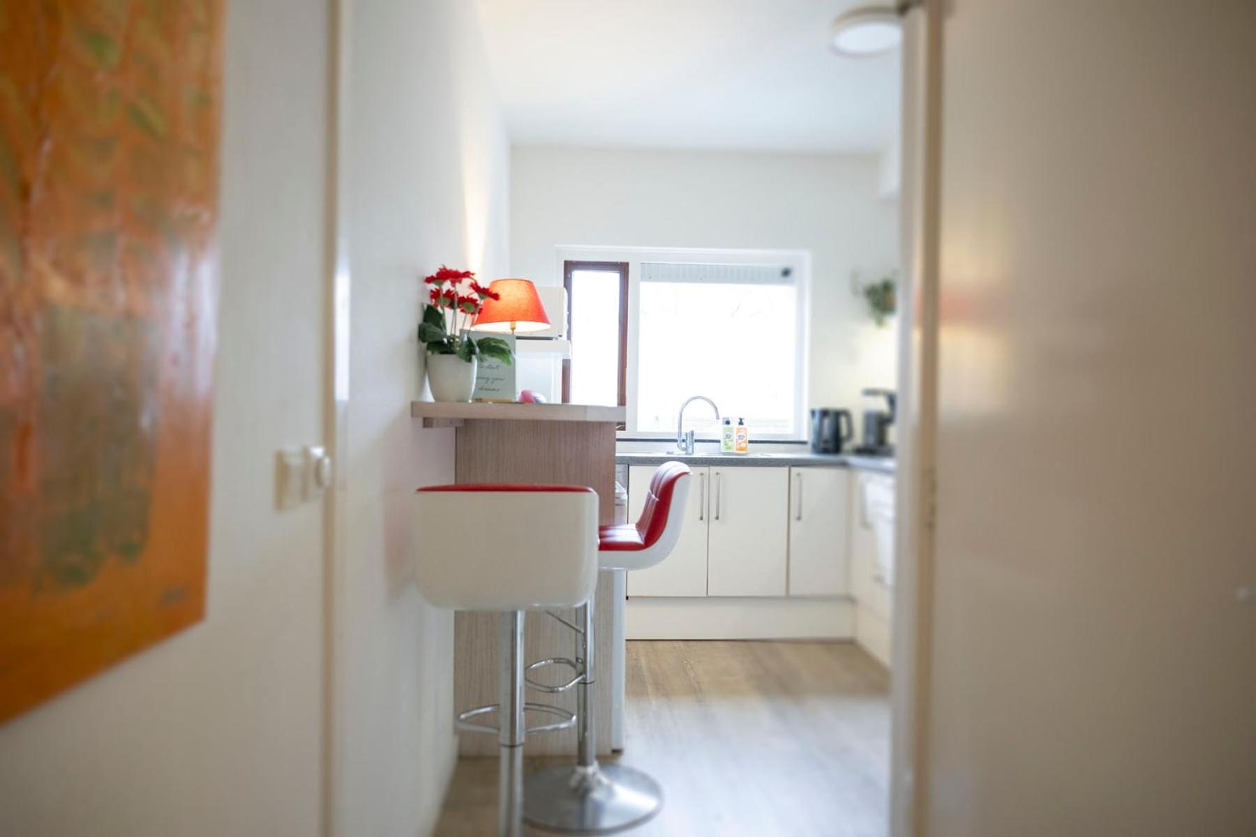 Deluxe King Room - Photo 15