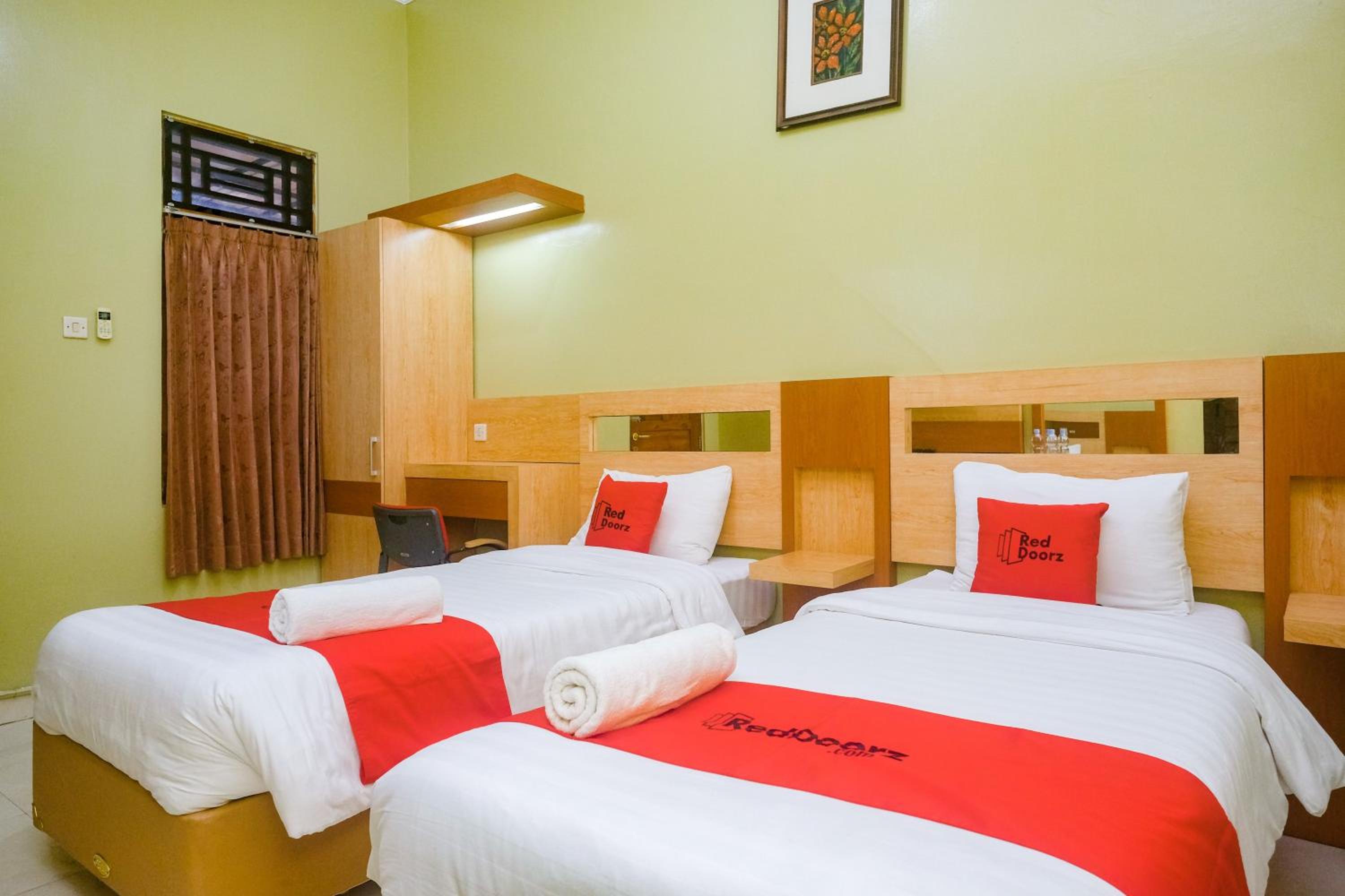 Standard Twin Room - Photo 5
