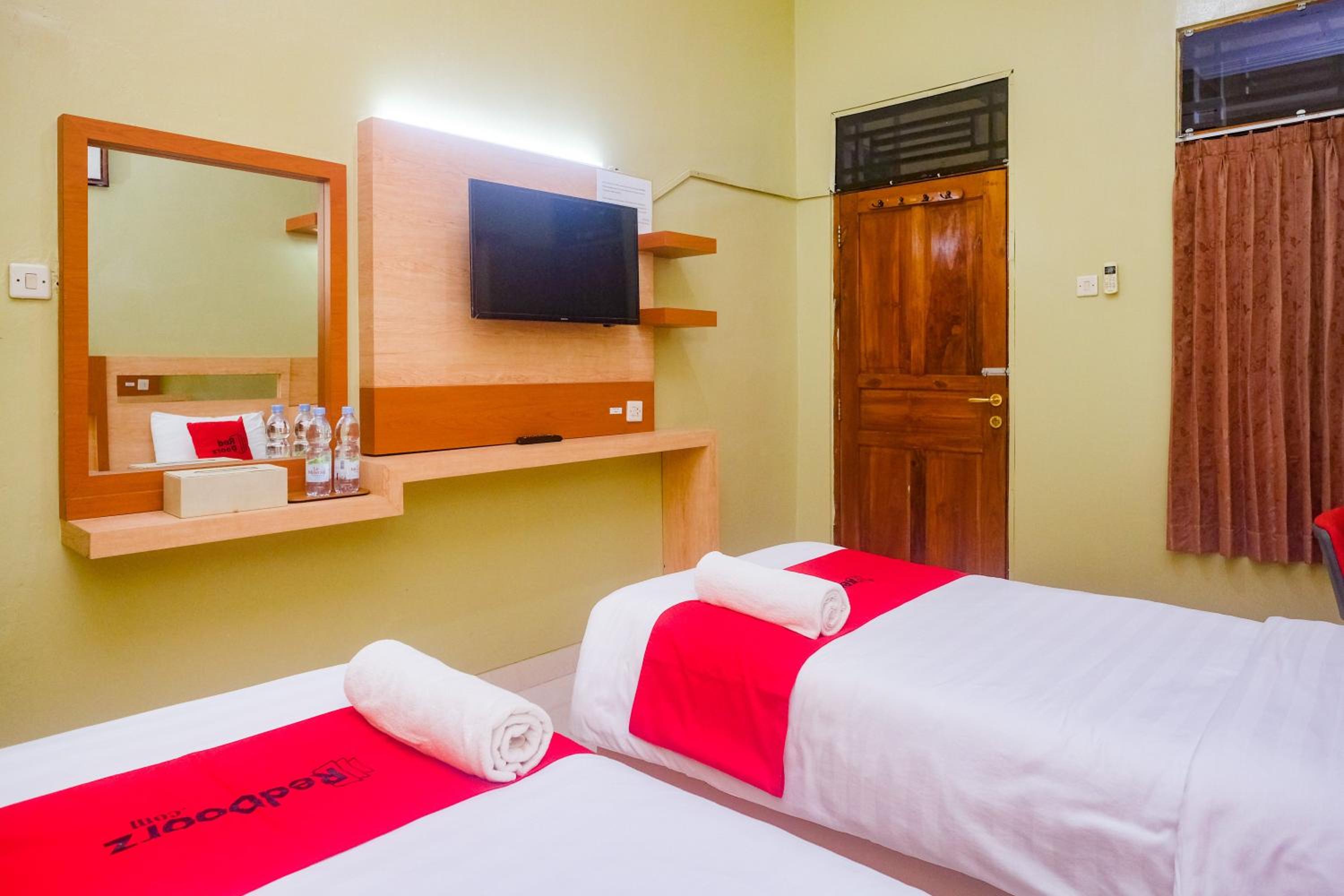 Standard Twin Room - Photo 2
