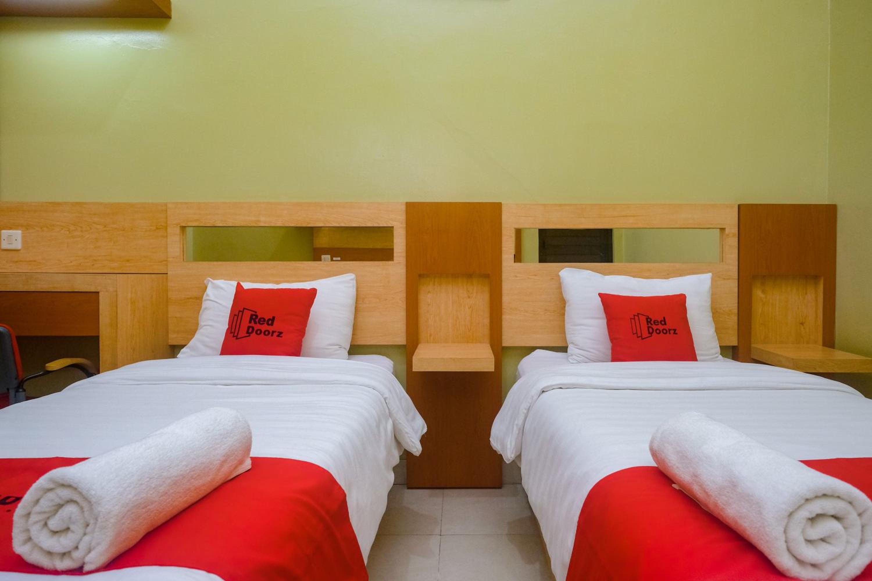 Standard Twin Room - Photo 8