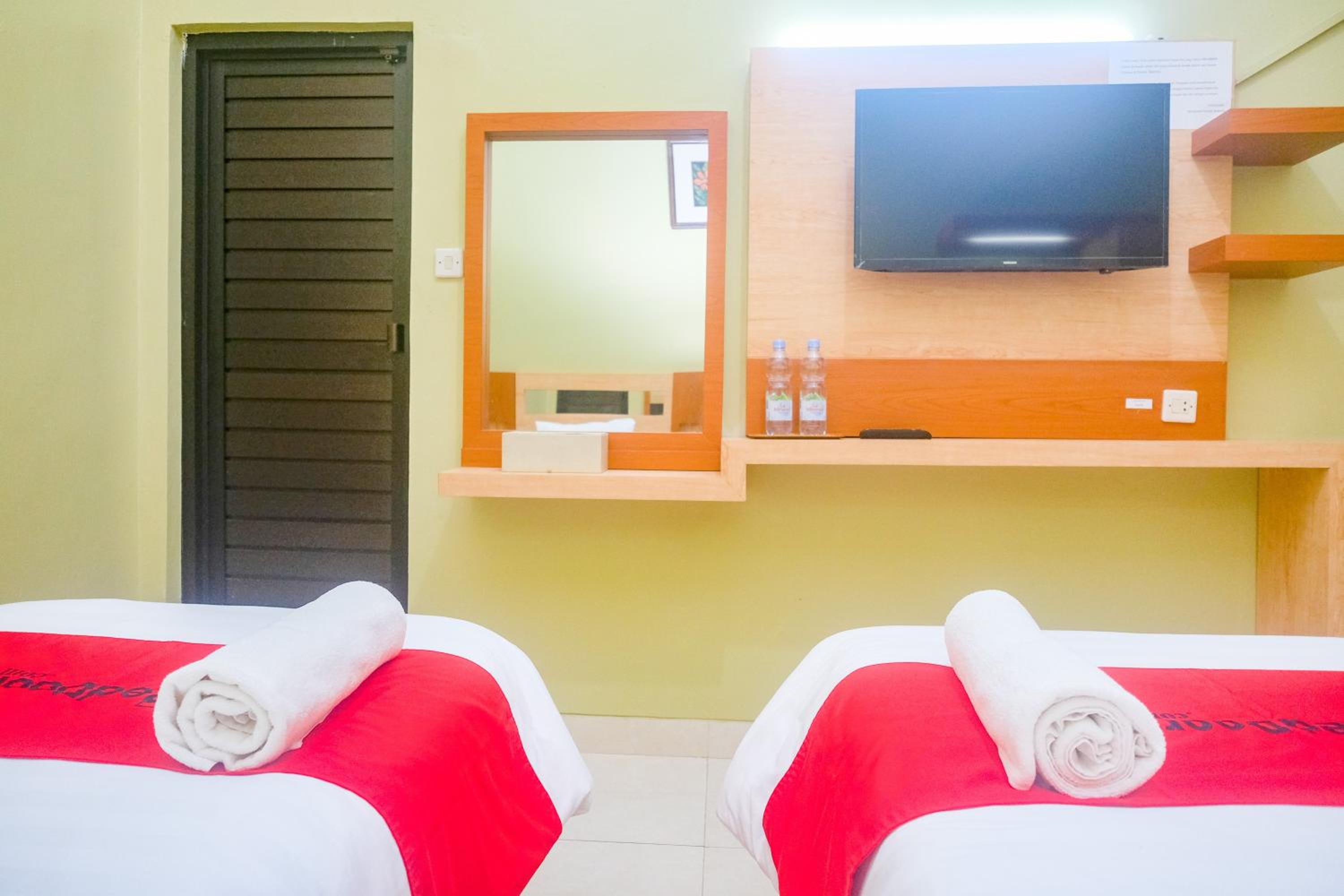 Standard Twin Room - Photo 11