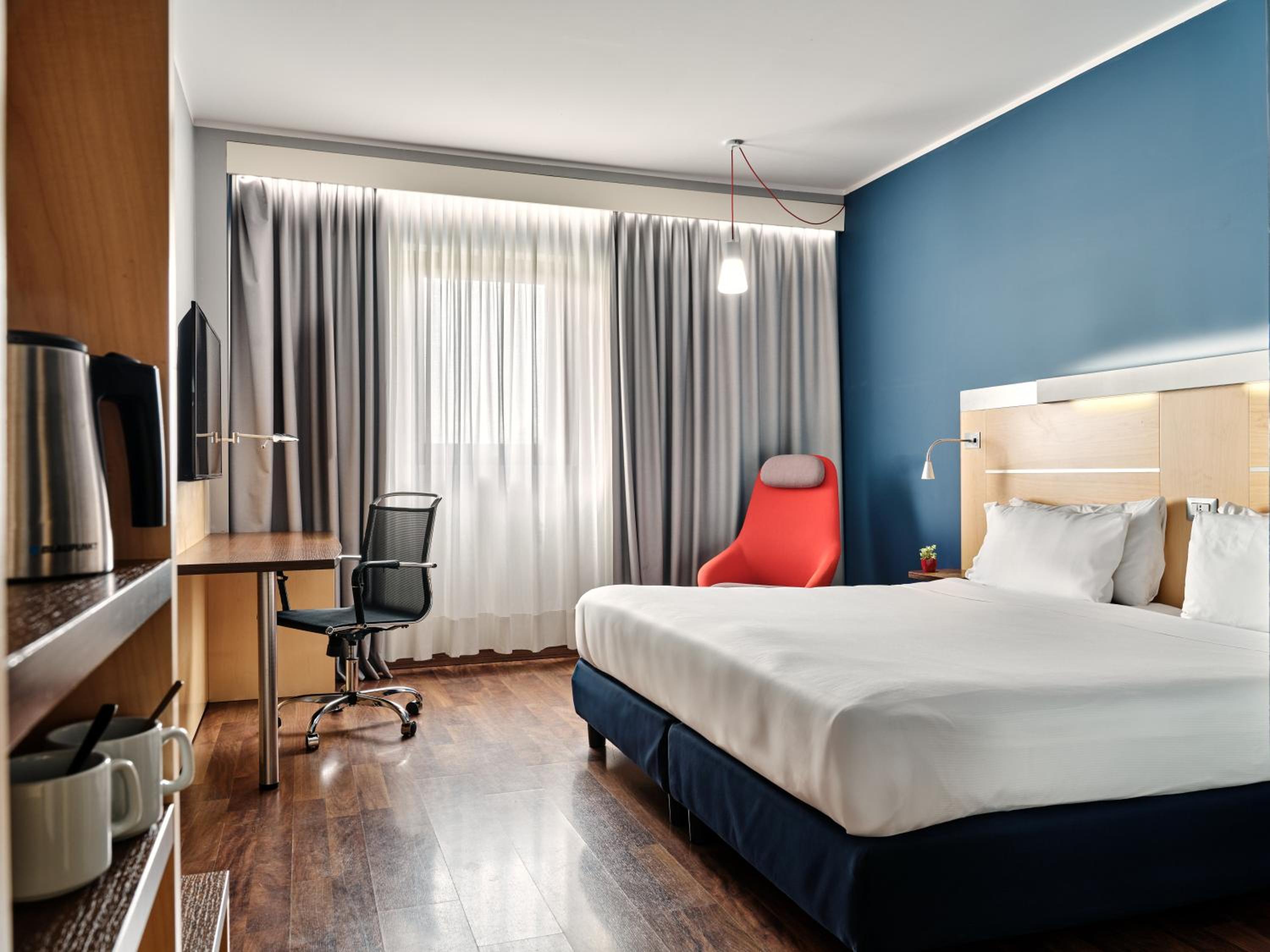 Standard Queen Room - Accessible with Free Breakfast - Photo 1