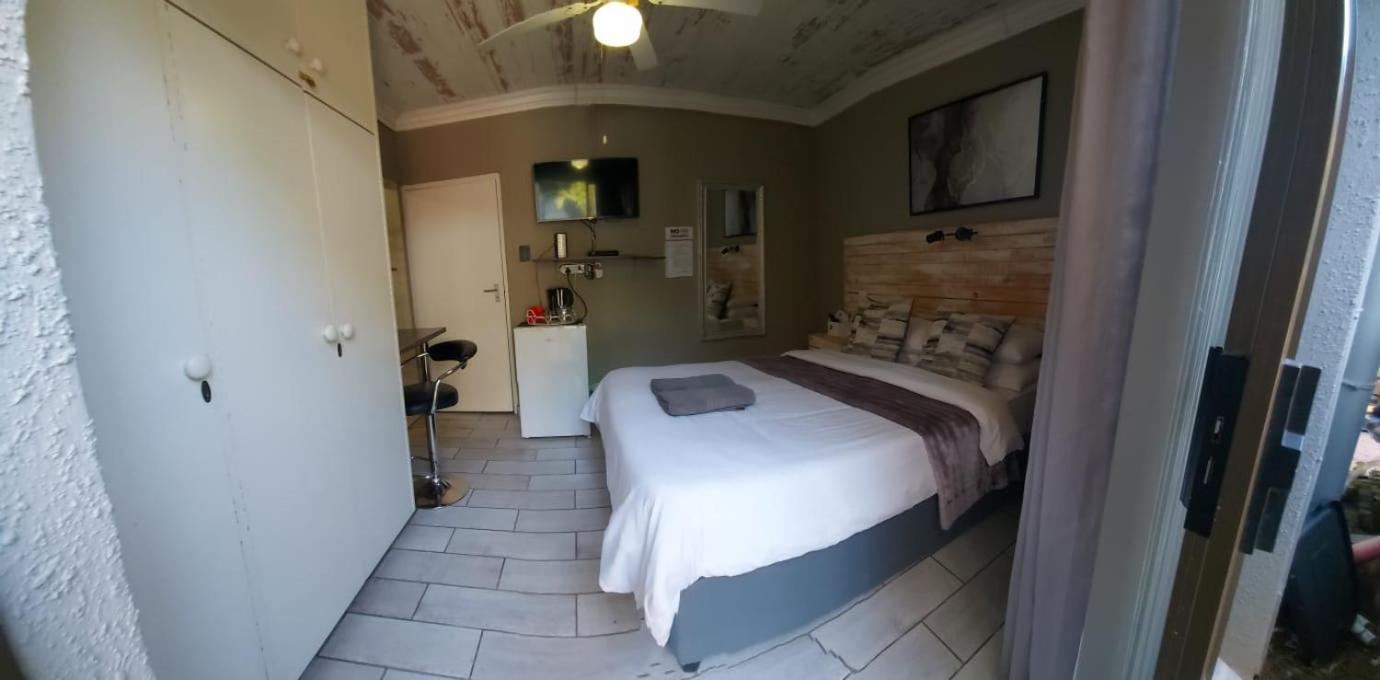 Double Room with Garden View photo 2