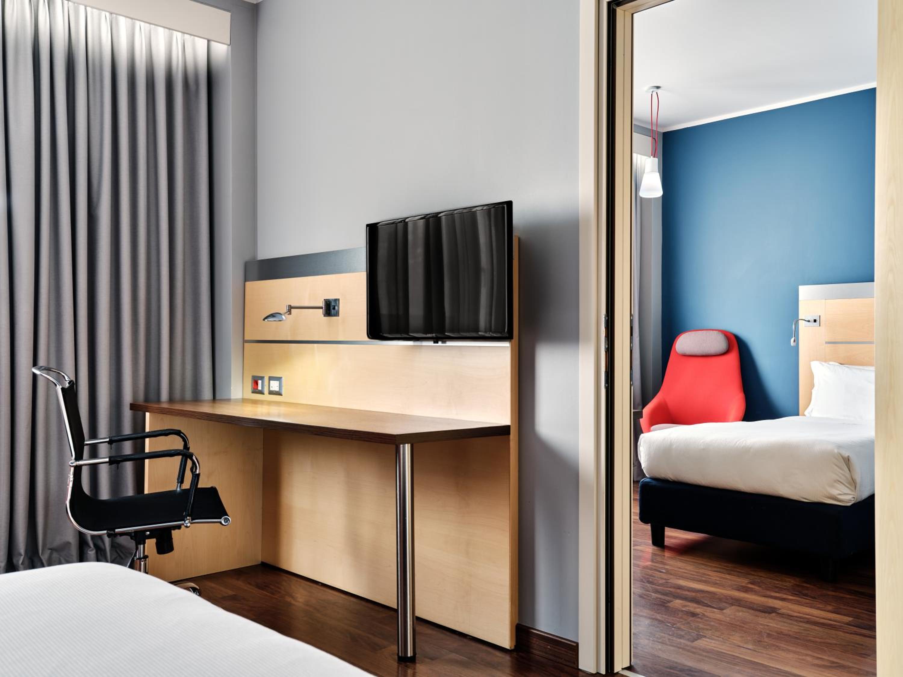 Standard Queen Room - Accessible with Free Breakfast - Photo 3
