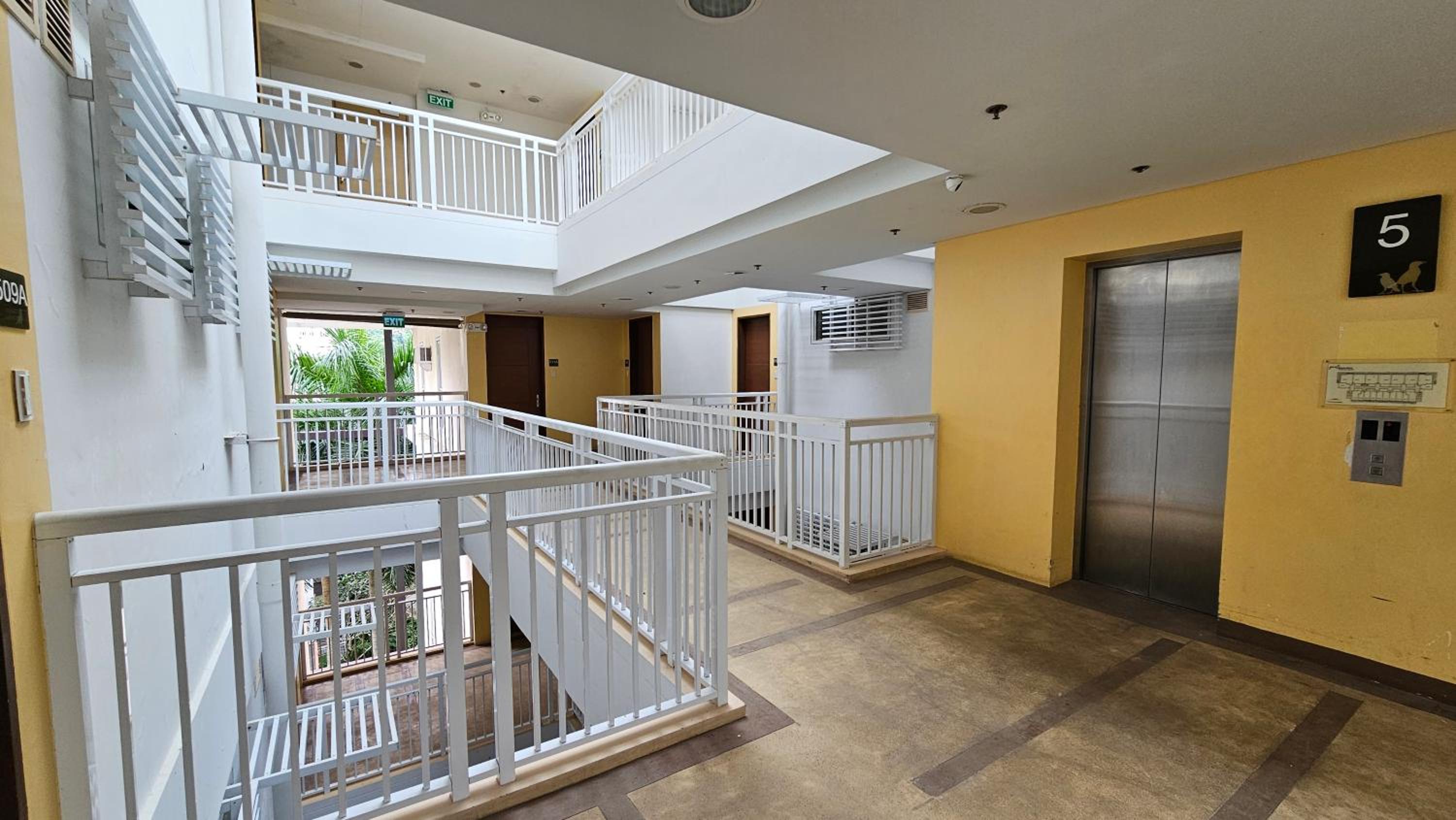 Studio Apartment - Photo 34